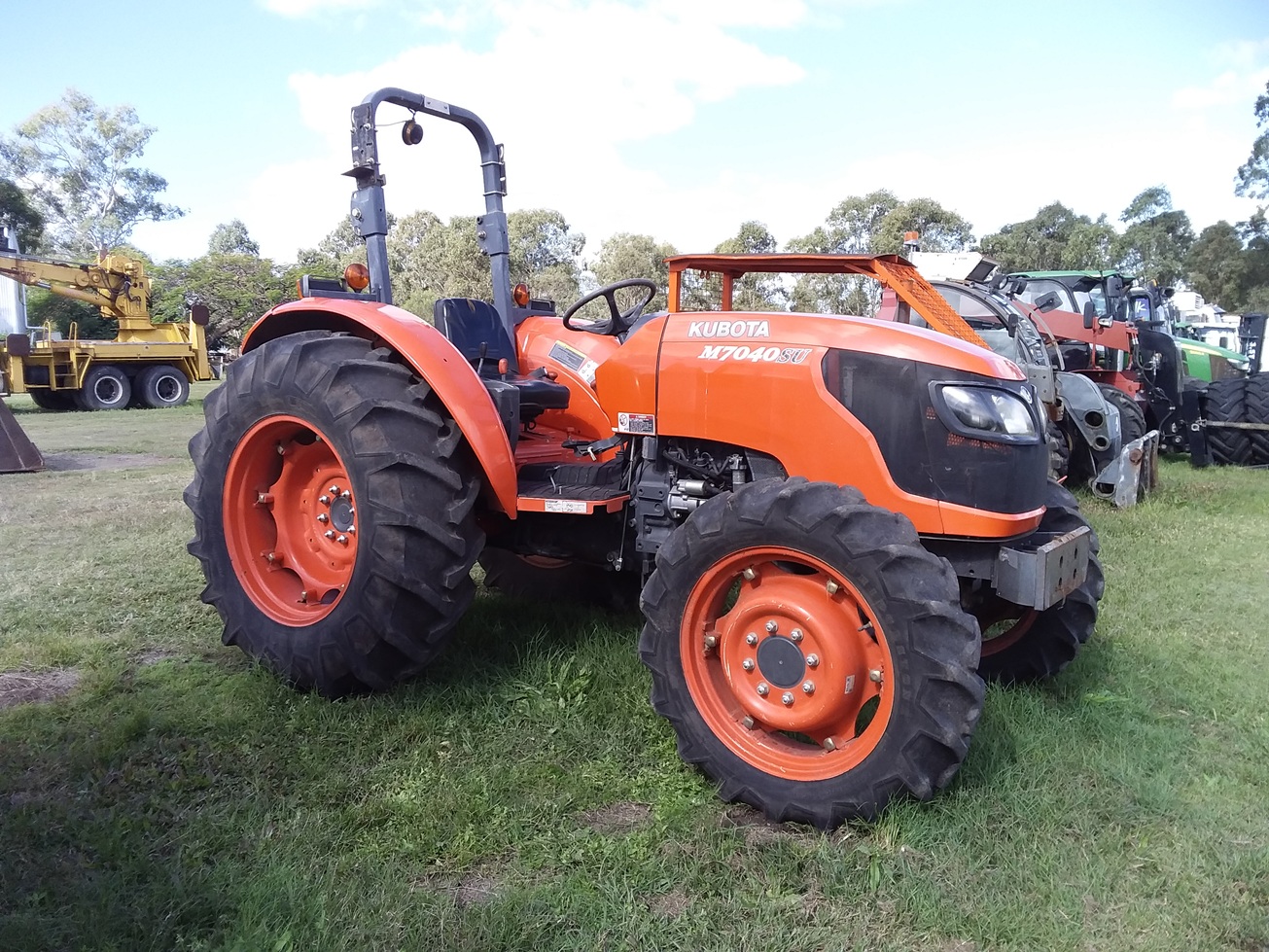 Kubota M7040 ROPS Tractor
