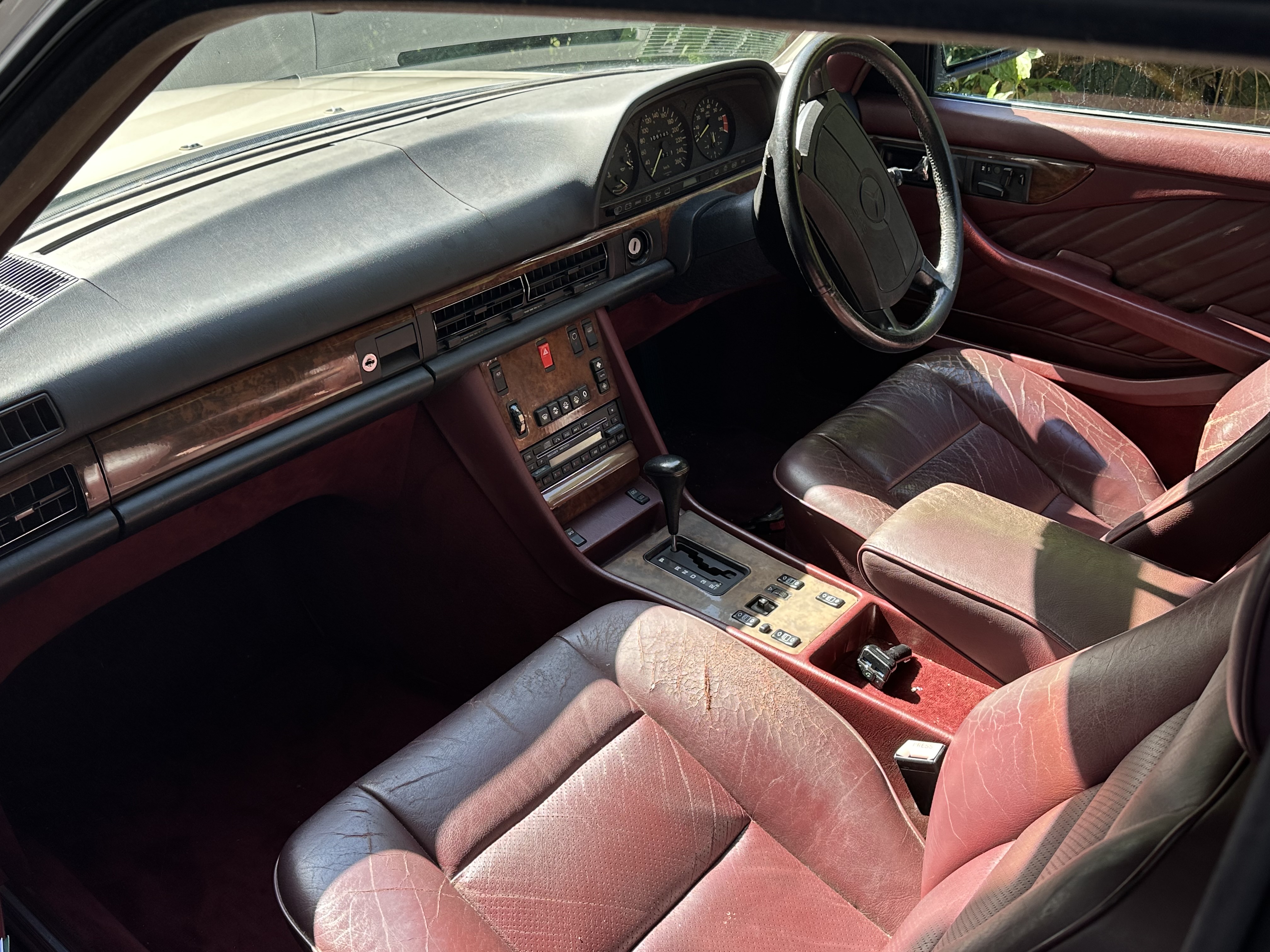 1989 MERCEDES-BENZ 560 SEC 2D COUPE 