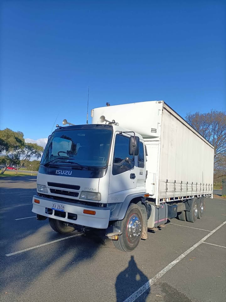 2001 ISUZU FVM FY 1400 LONG 9 SP MANUAL C/CHAS
