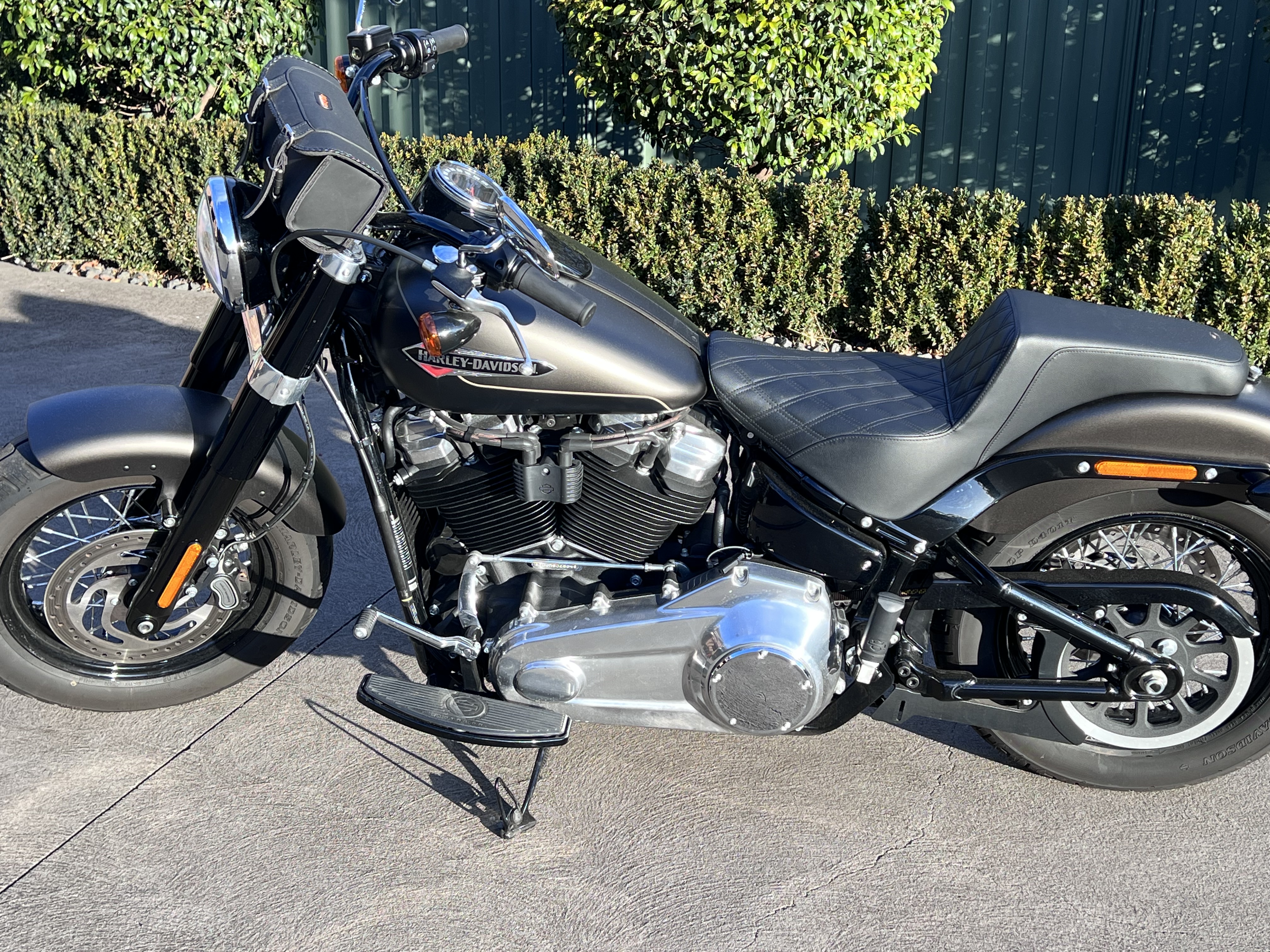 2021 HARLEY-DAVIDSON FLSL SOFTAIL SLIM (107) CRUISER 