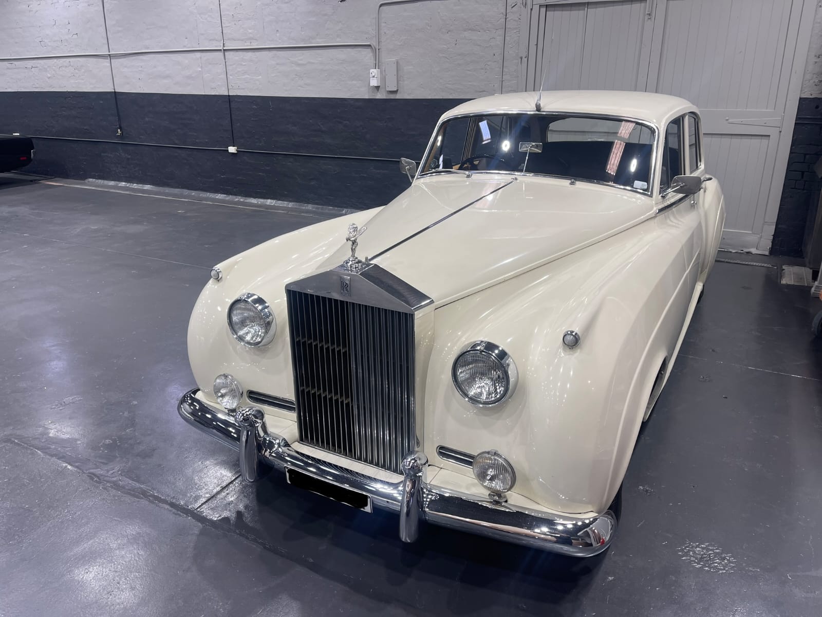 1958 ROLLS-ROYCE SILVER CLOUD I 4D SEDAN