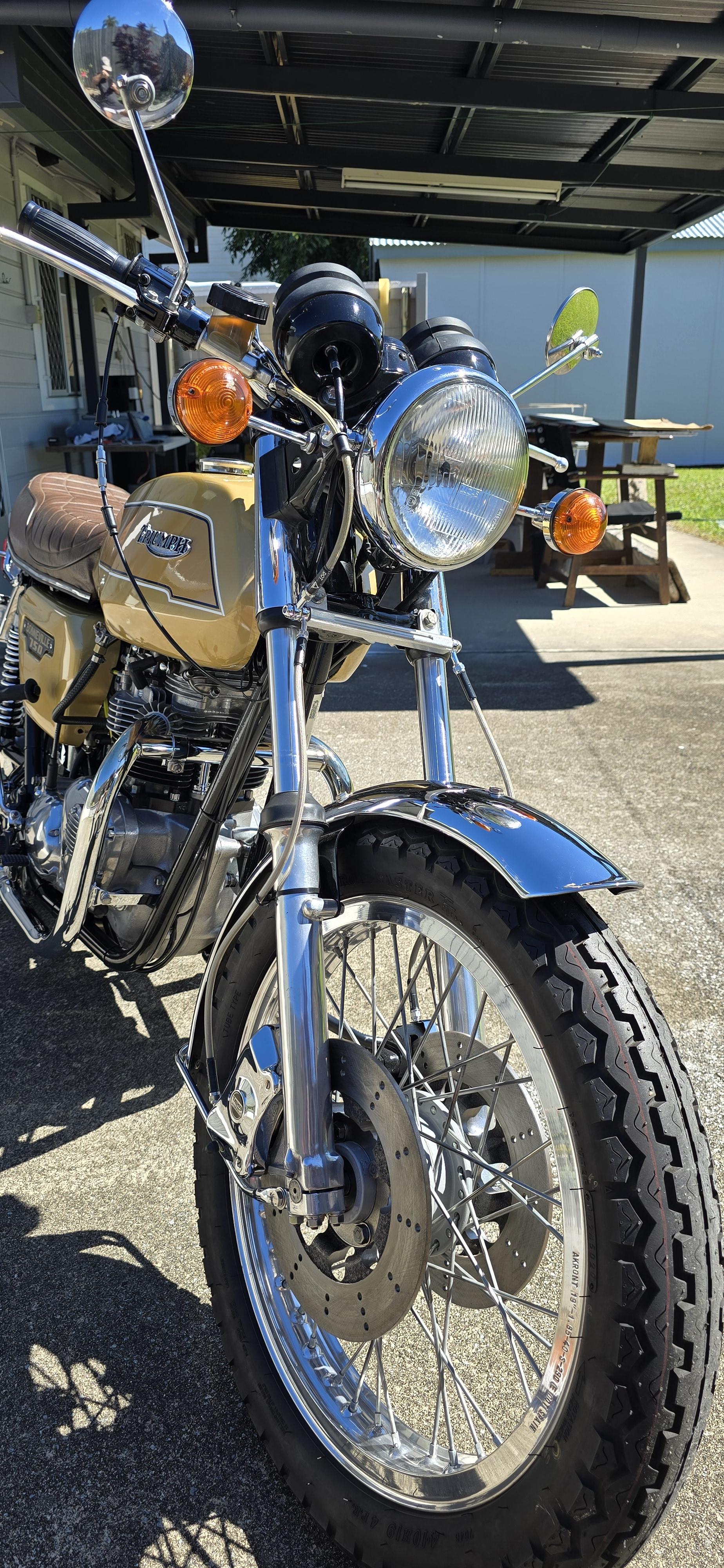 1979 TRIUMPH BONNEVILLE T140E ROAD