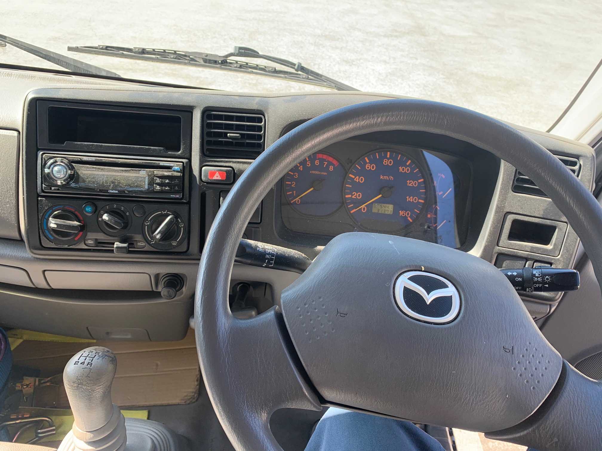 2006 MAZDA E2000 (LWB) 5 SP MANUAL C/CHAS