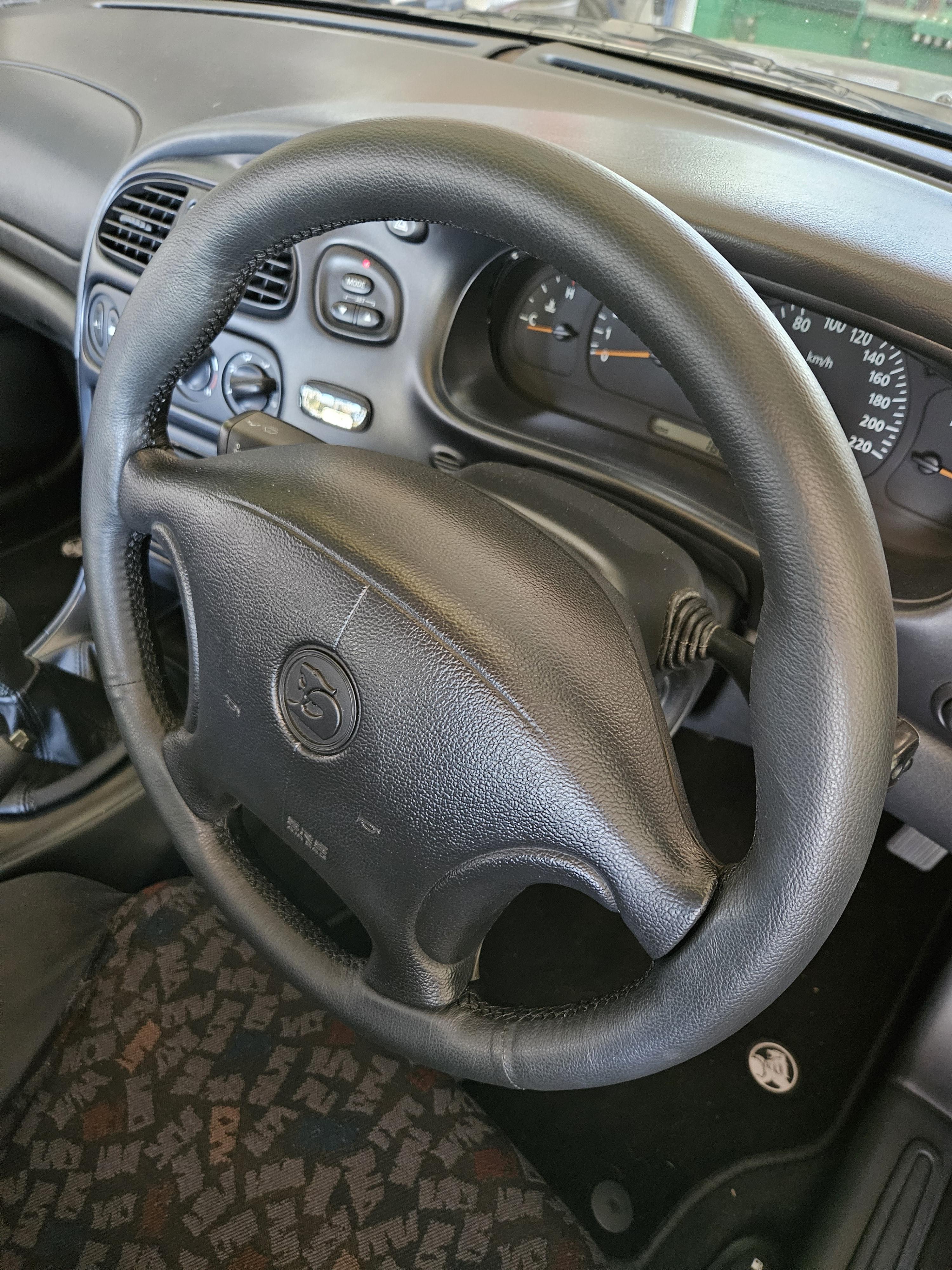 1998 HSV MANTA VT 5 SP V8 MANUAL 4D SEDAN