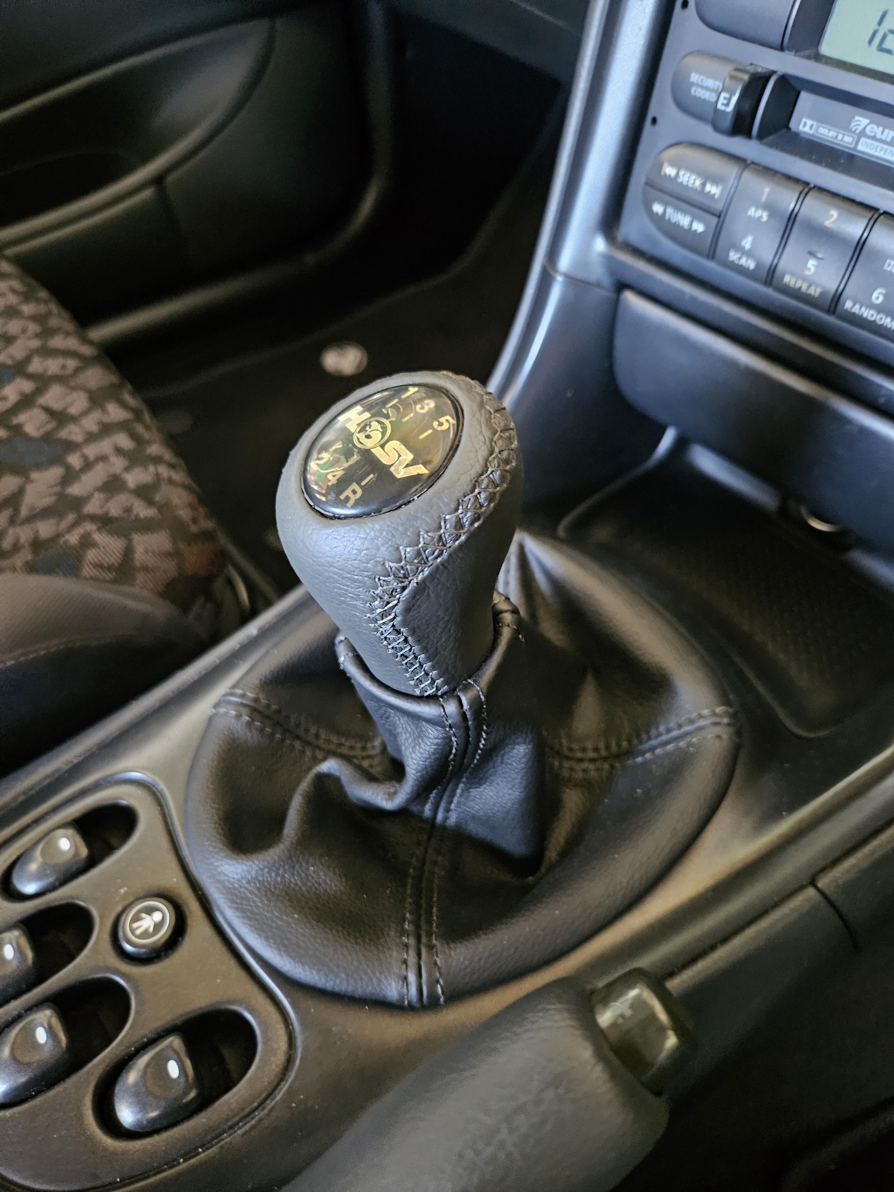 1998 HSV MANTA VT 5 SP V8 MANUAL 4D SEDAN