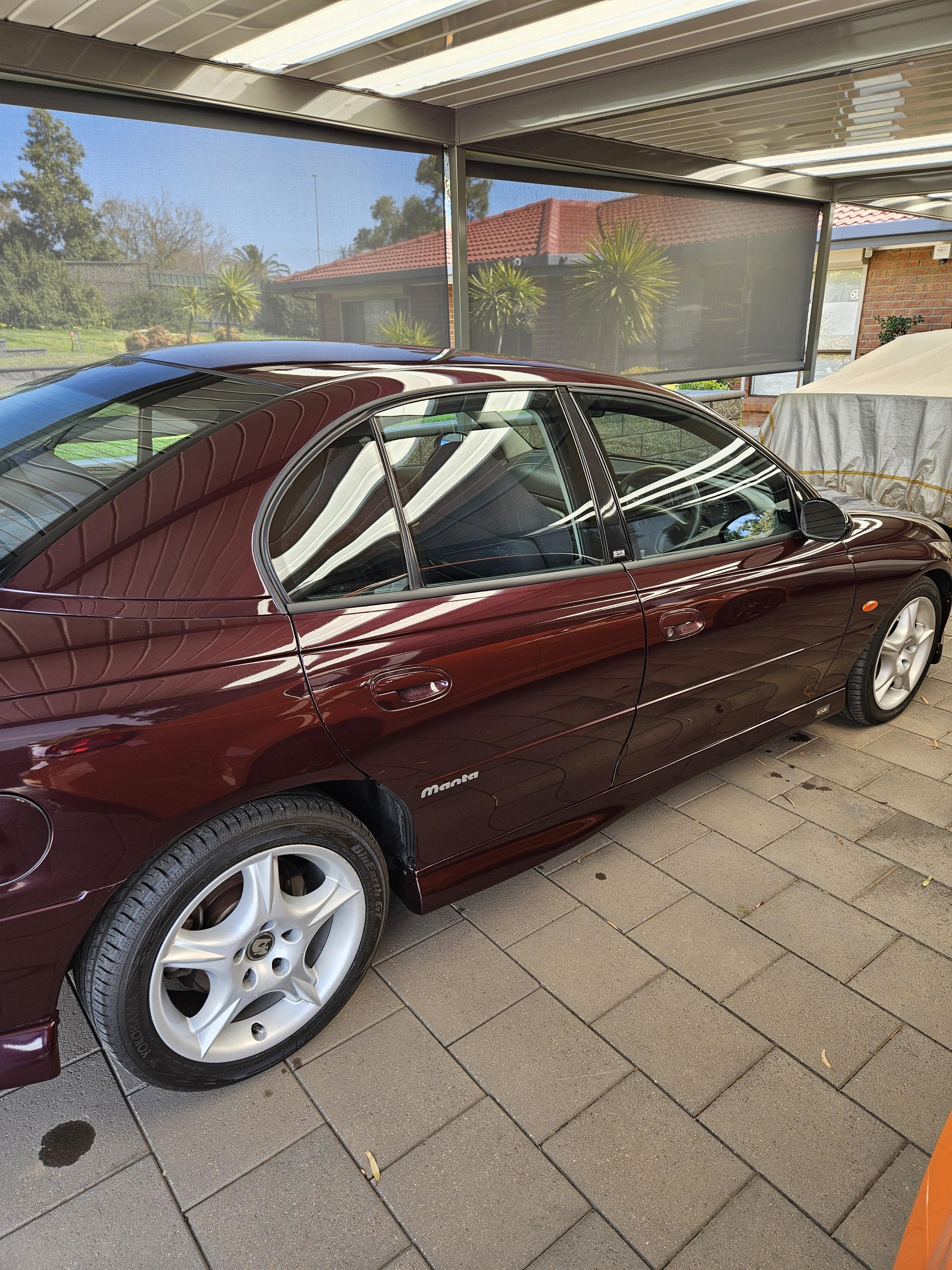 1998 HSV MANTA VT 5 SP V8 MANUAL 4D SEDAN