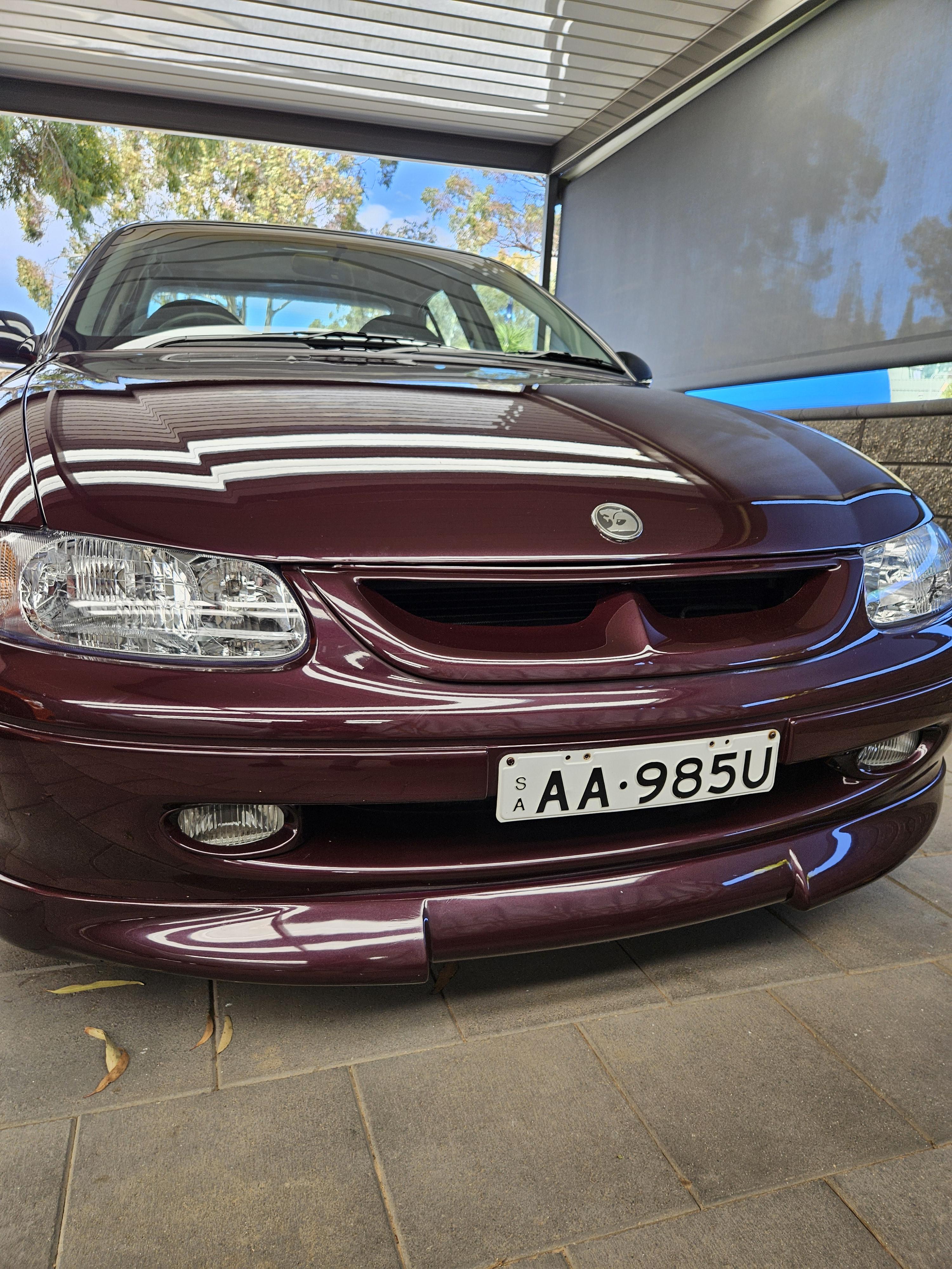 1998 HSV MANTA VT 5 SP V8 MANUAL 4D SEDAN