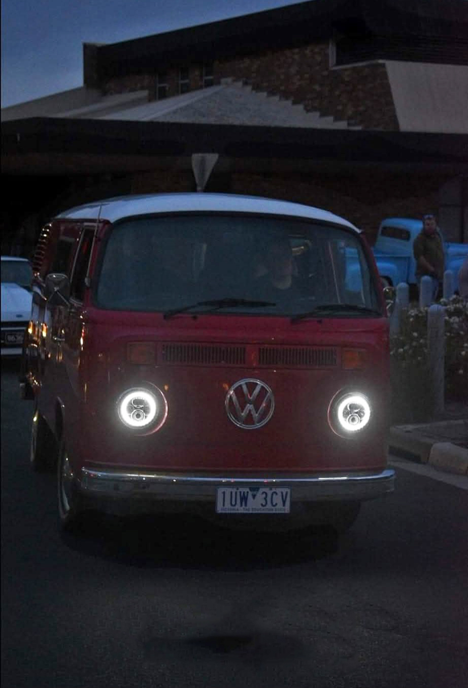 1972 VOLKSWAGEN KOMBI 4 SP MANUAL VAN