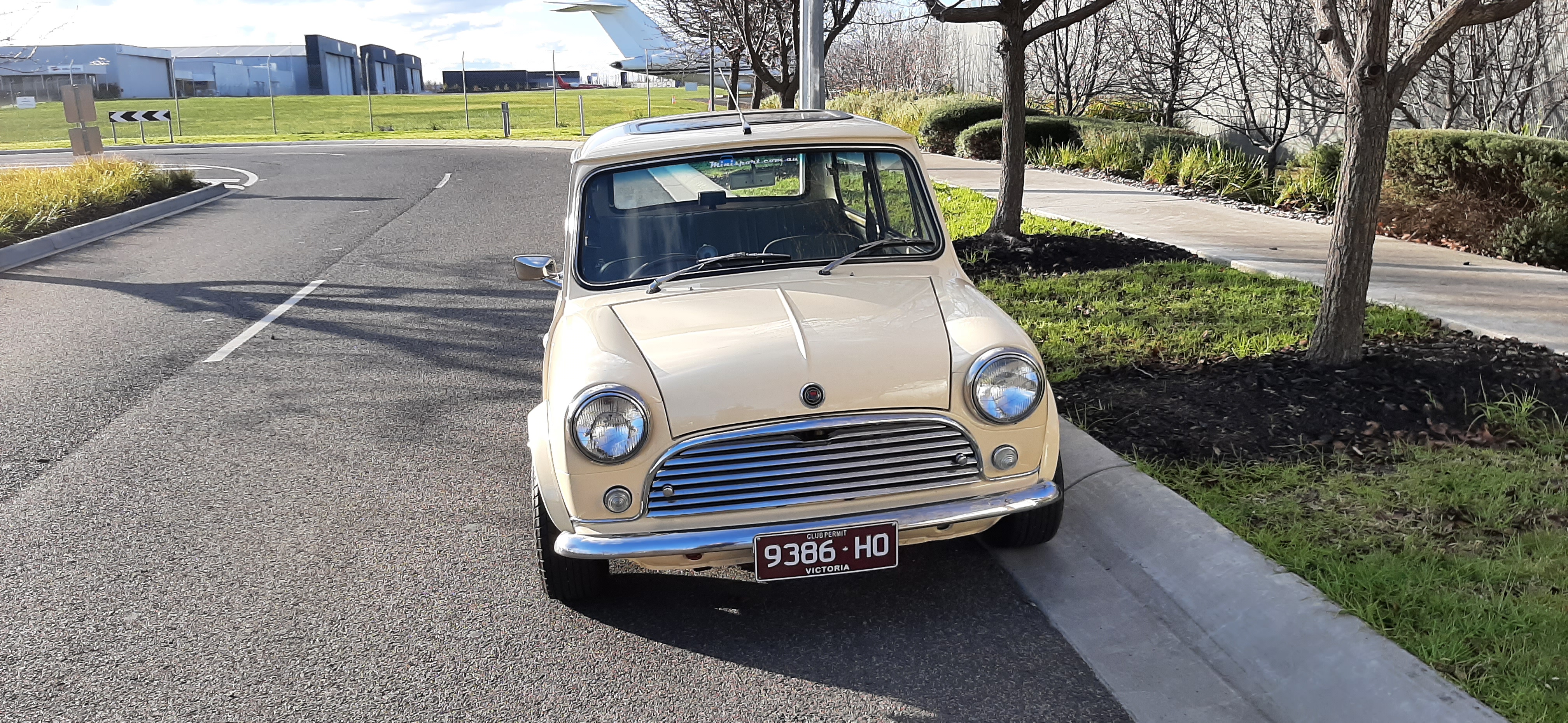 1970 MORRIS MINI K 1000 4 SP MANUAL 2D SEDAN