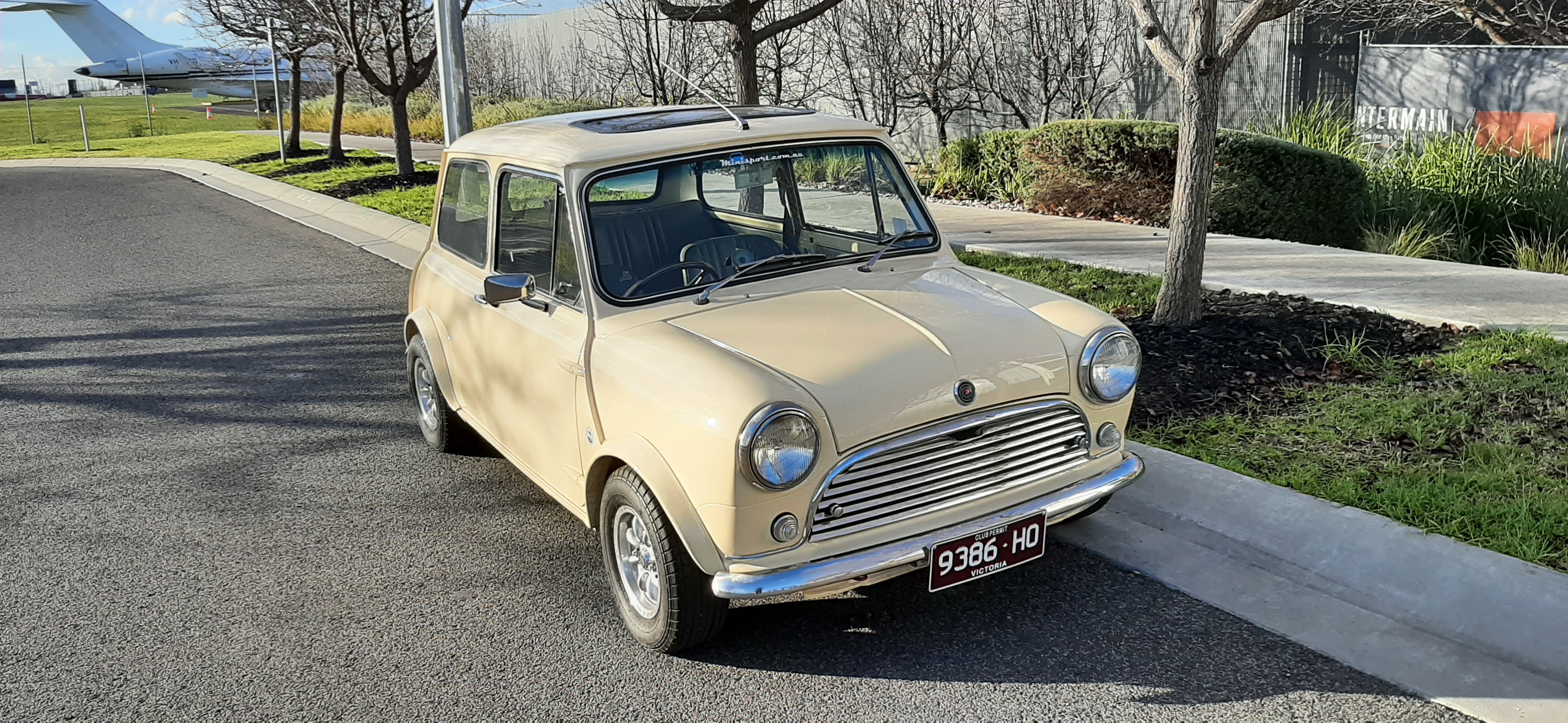 1970 MORRIS MINI K 1000 4 SP MANUAL 2D SEDAN