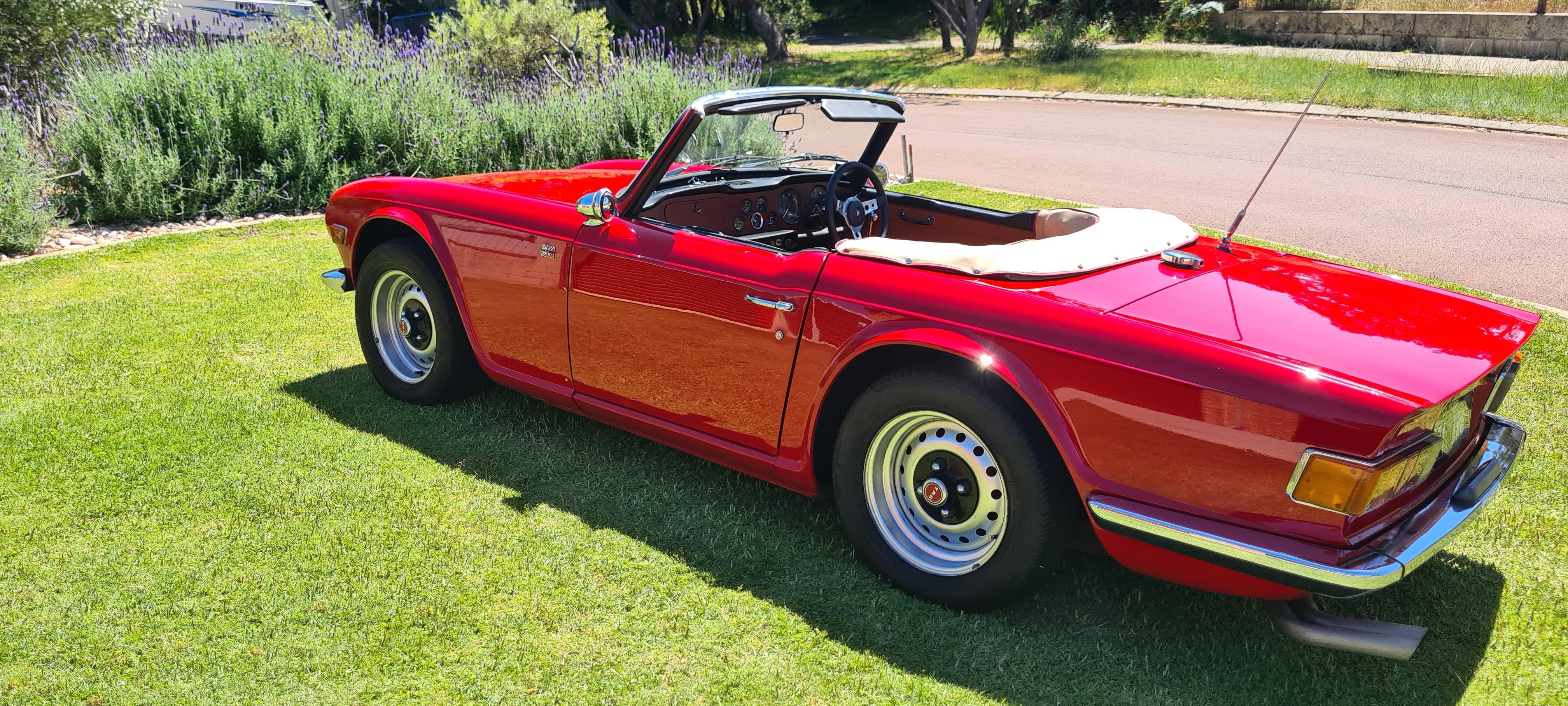 1971 TRIUMPH TR6 4 SP MANUAL 2D CONVERTIBLE