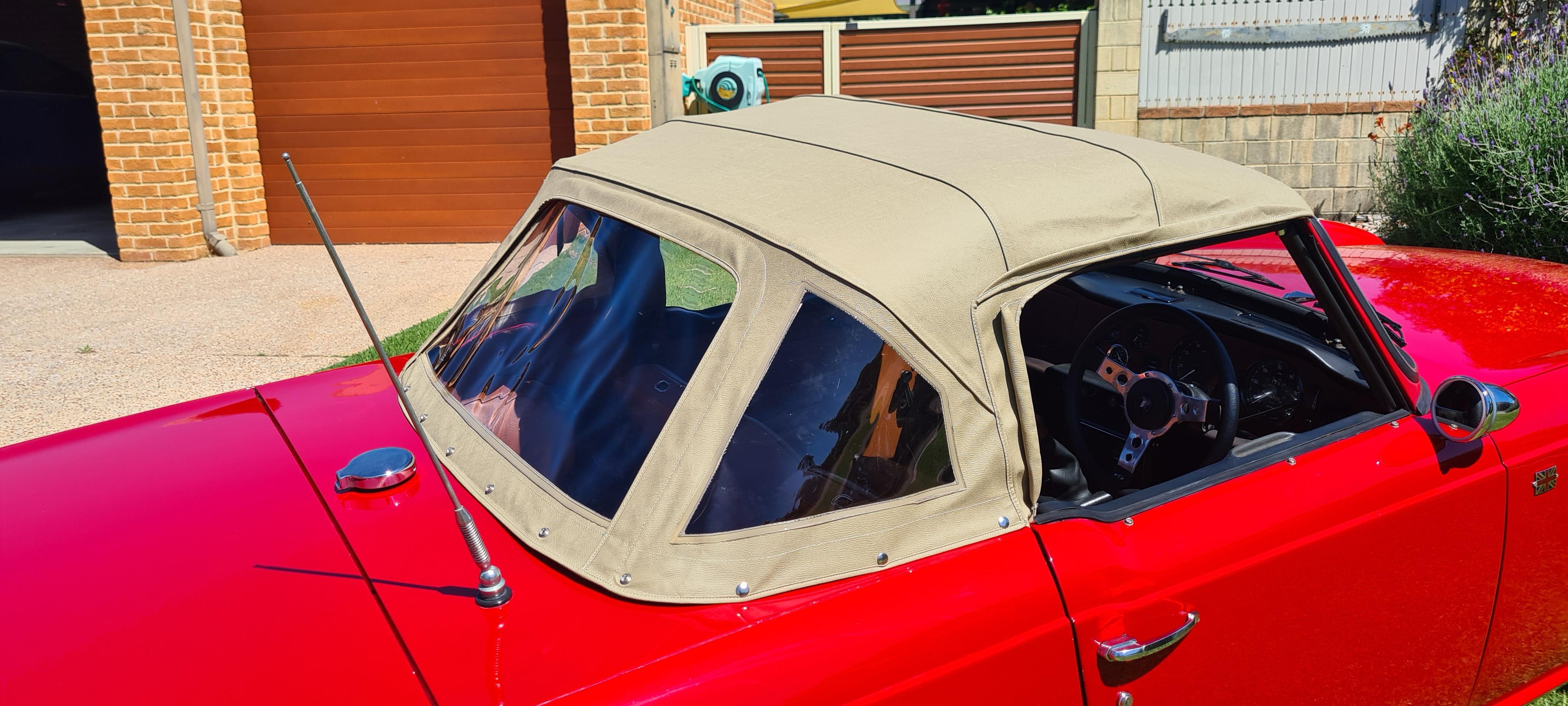 1971 TRIUMPH TR6 4 SP MANUAL 2D CONVERTIBLE