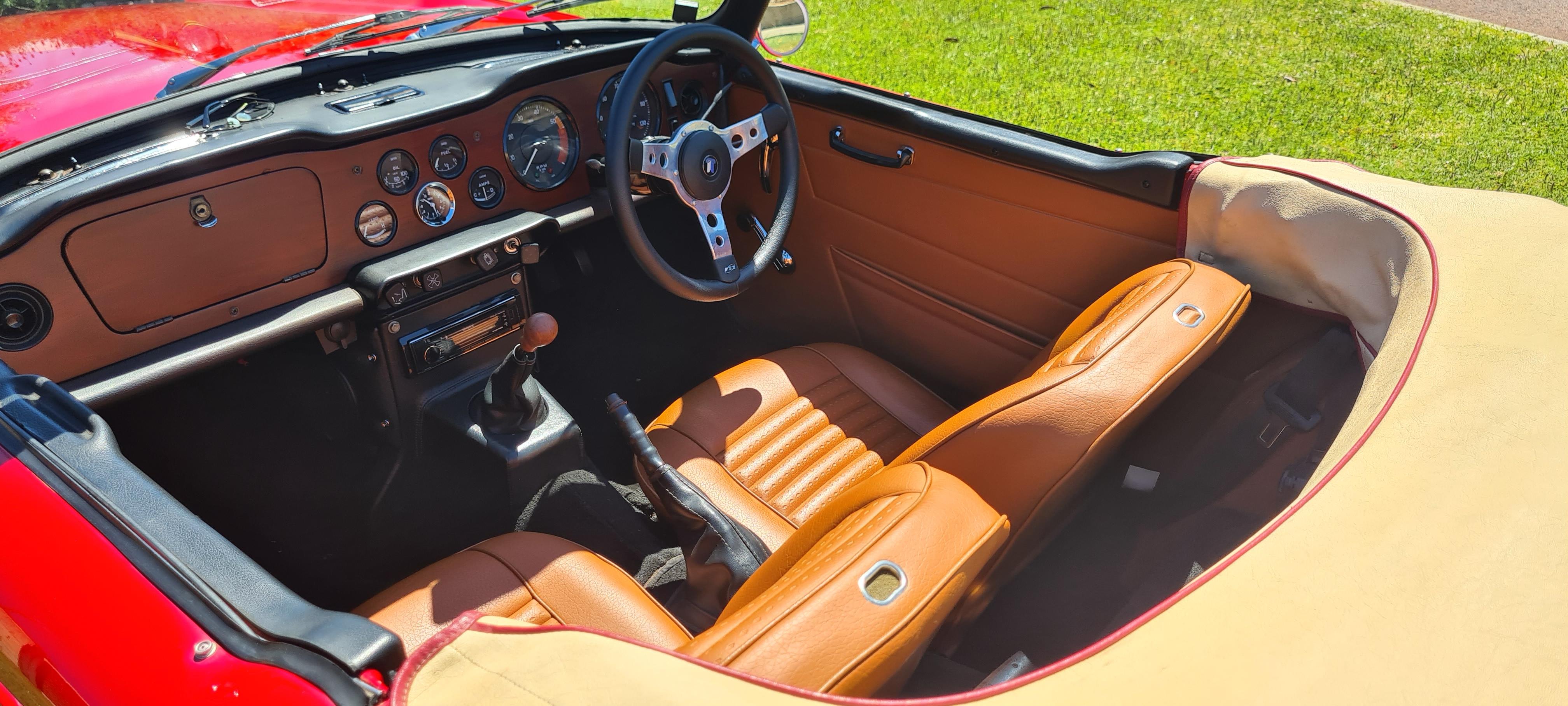 1971 TRIUMPH TR6 4 SP MANUAL 2D CONVERTIBLE