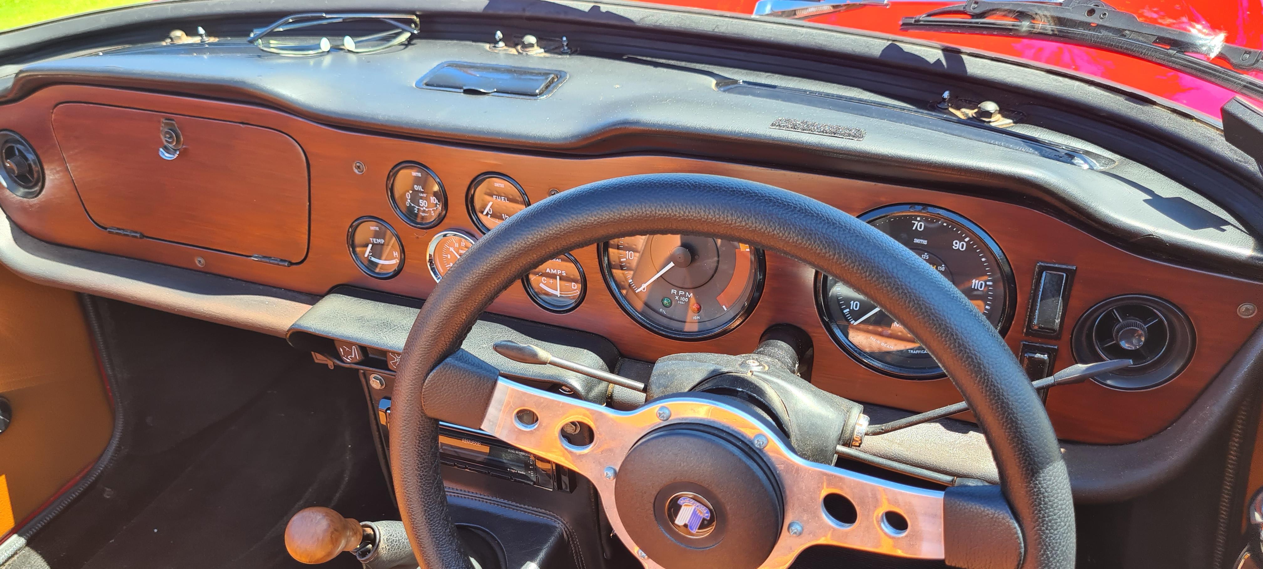 1971 TRIUMPH TR6 4 SP MANUAL 2D CONVERTIBLE