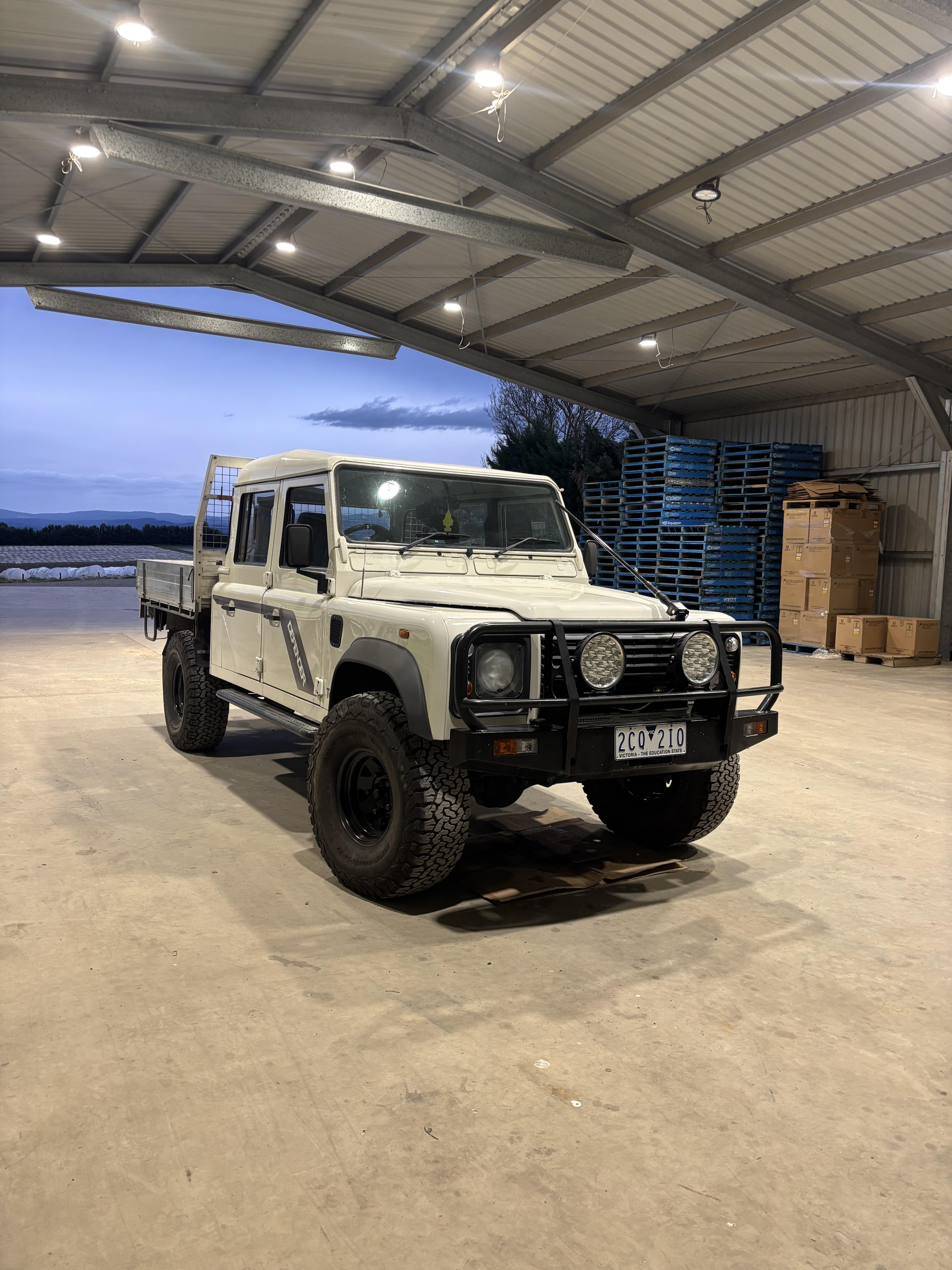 2006 LAND ROVER DEFENDER 130 TD5 4X4 DUAL CAB UTE 