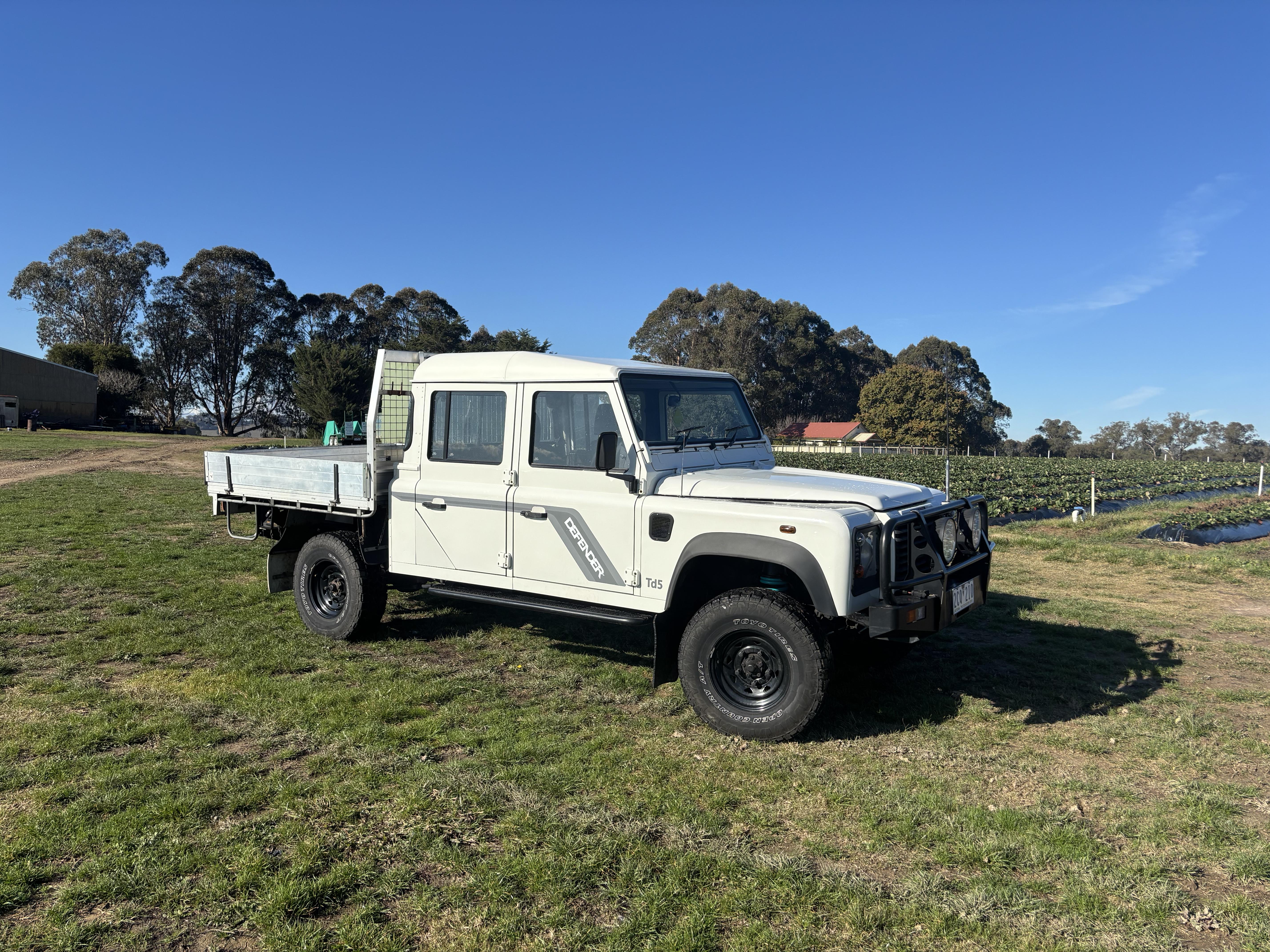 2006 LAND ROVER DEFENDER 130 TD5 4X4 DUAL CAB UTE 