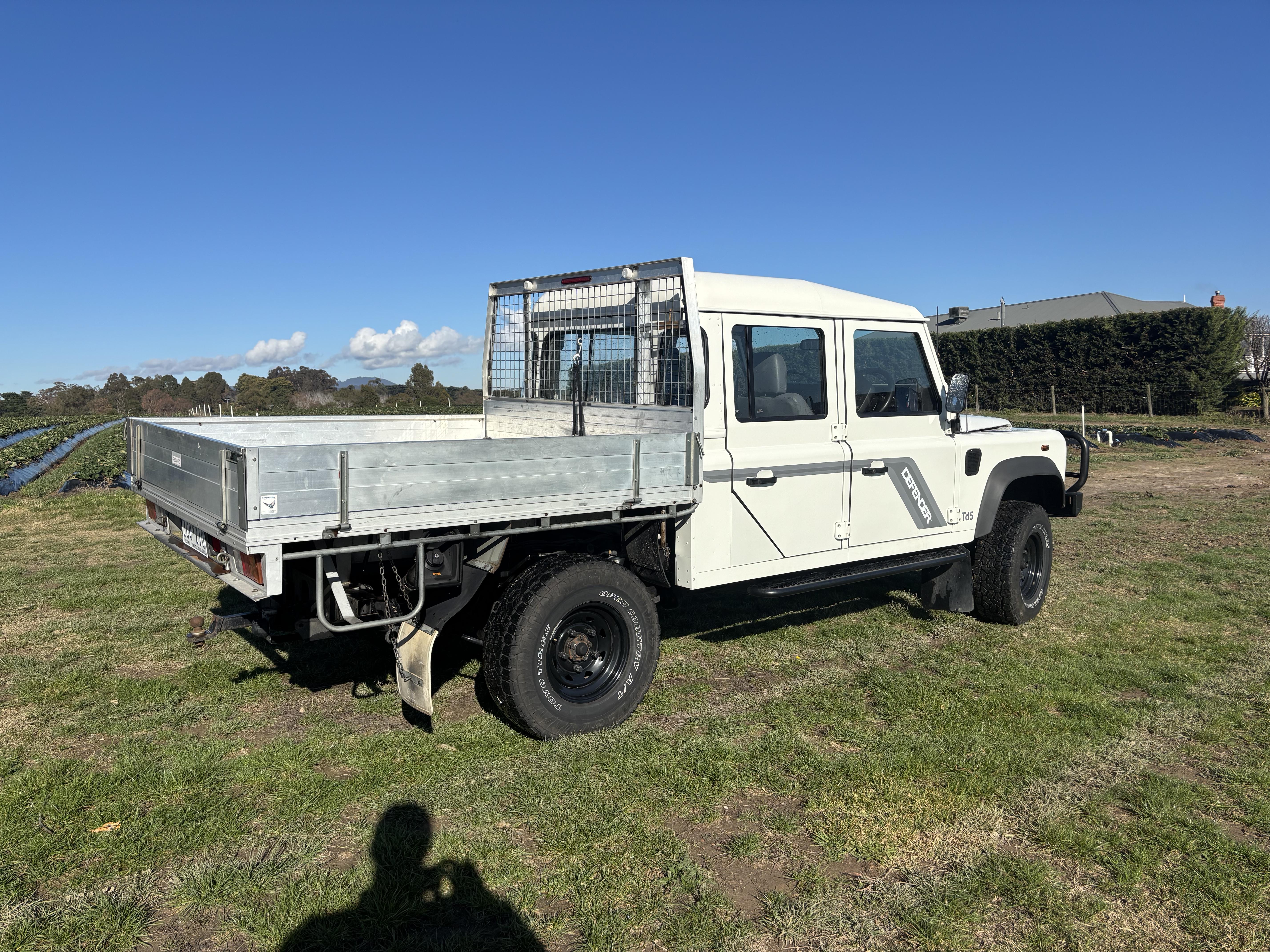 2006 LAND ROVER DEFENDER 130 TD5 4X4 DUAL CAB UTE 