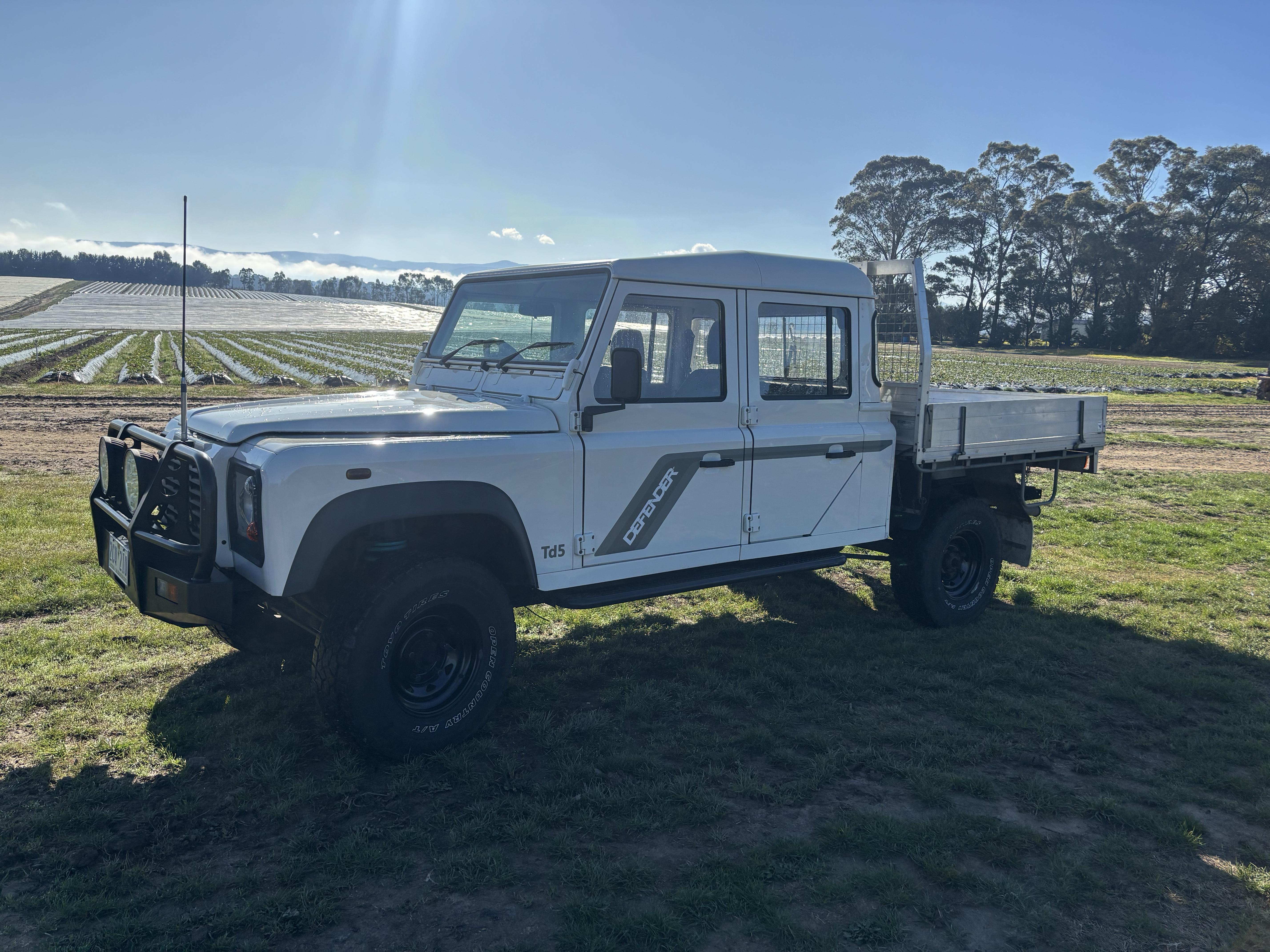 2006 LAND ROVER DEFENDER 130 TD5 4X4 DUAL CAB UTE 