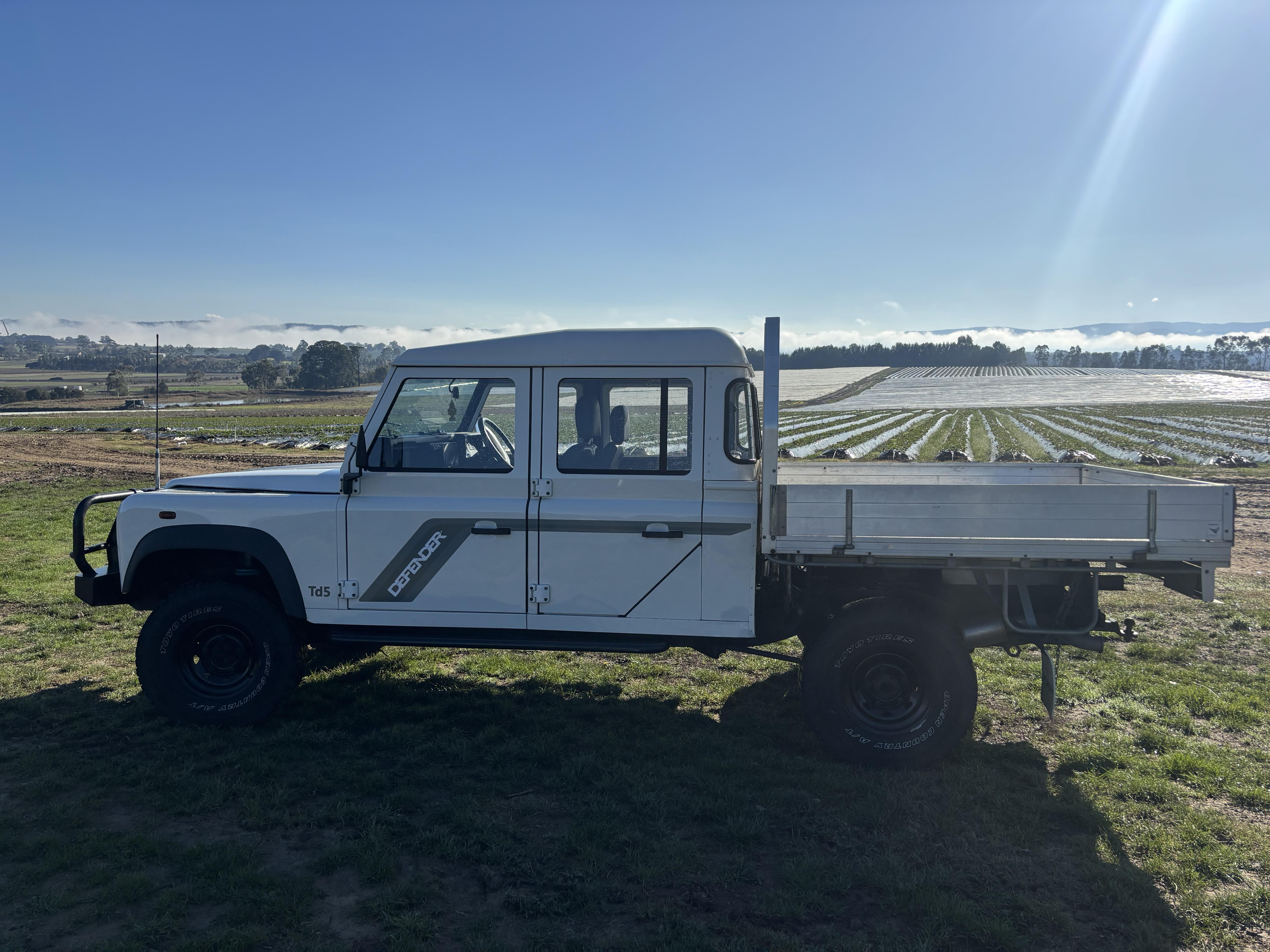 2006 LAND ROVER DEFENDER 130 TD5 4X4 DUAL CAB UTE 