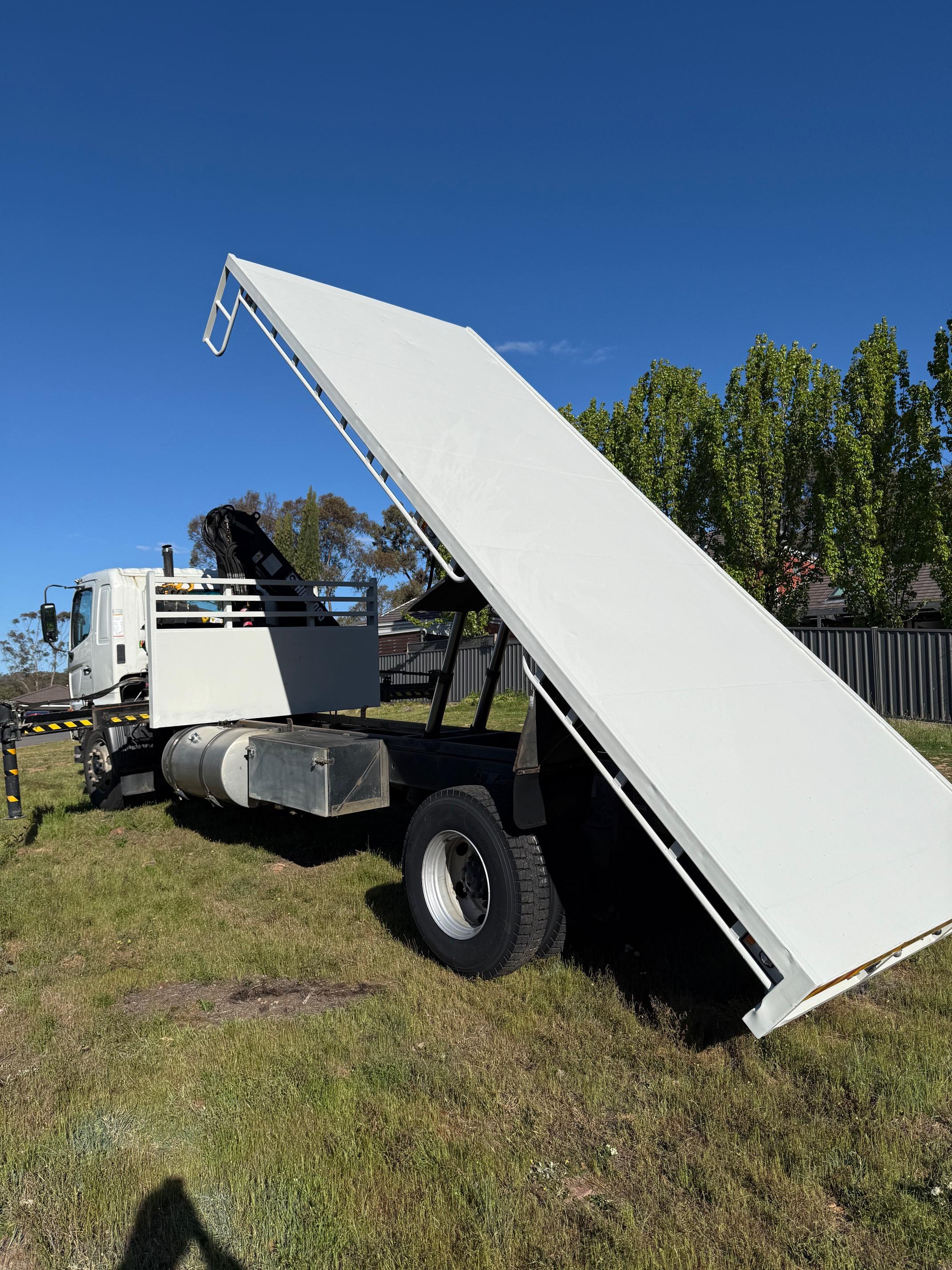 2003 HINO CRANE TRUCK & TIPPER COMBO
