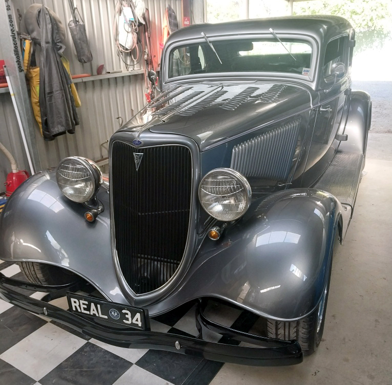 1934 FORD 5W COUPE