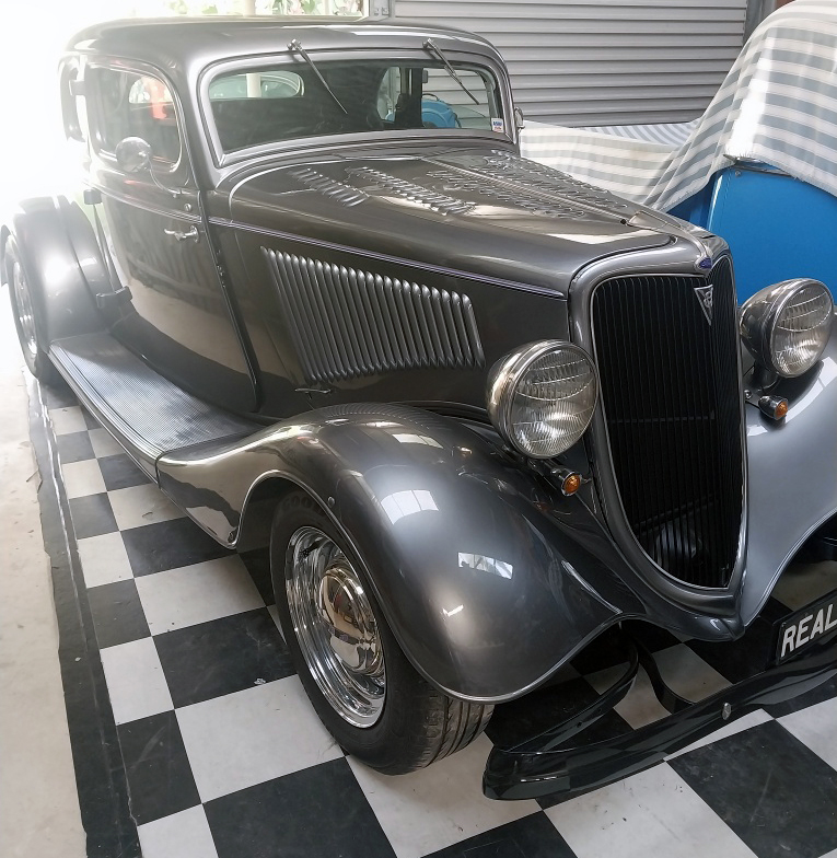 1934 FORD 5W COUPE