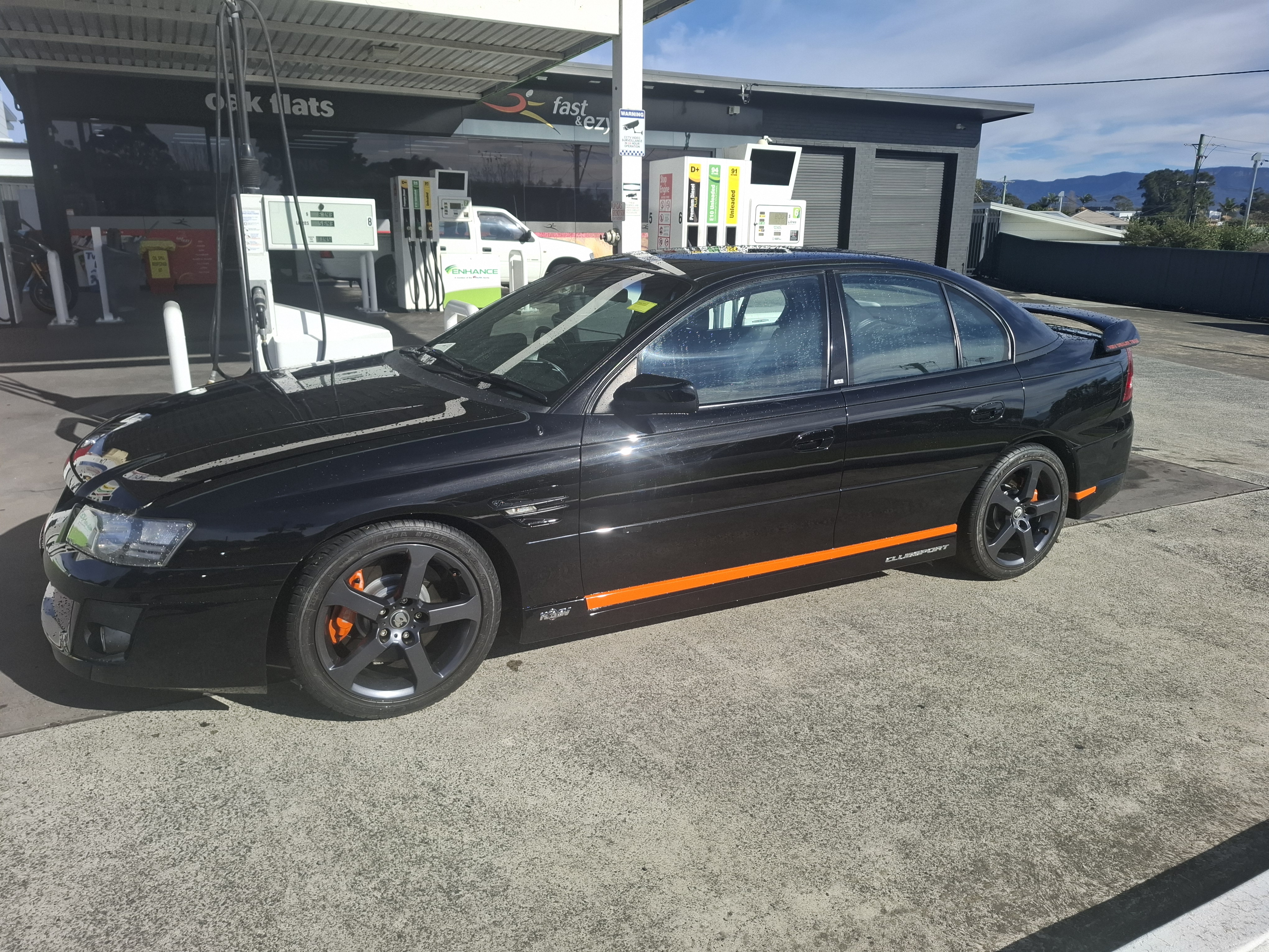 2006 HSV CLUBSPORT DEALER TEAM EDITION 6 SP MANUAL 4D SEDAN
