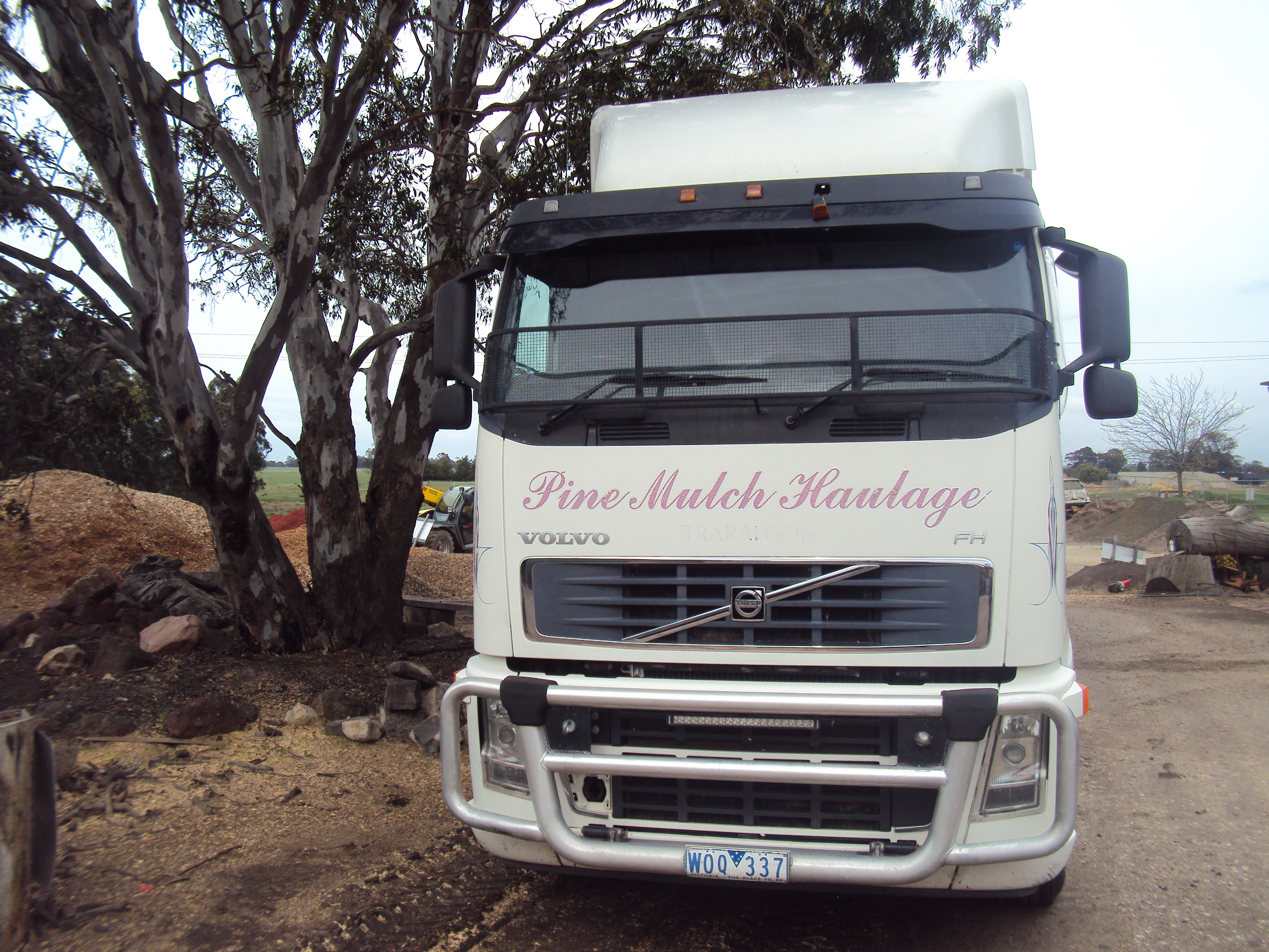 2008 VOLVO FH AUTOMATIC PRIME MOVER WITH TRAILERS 