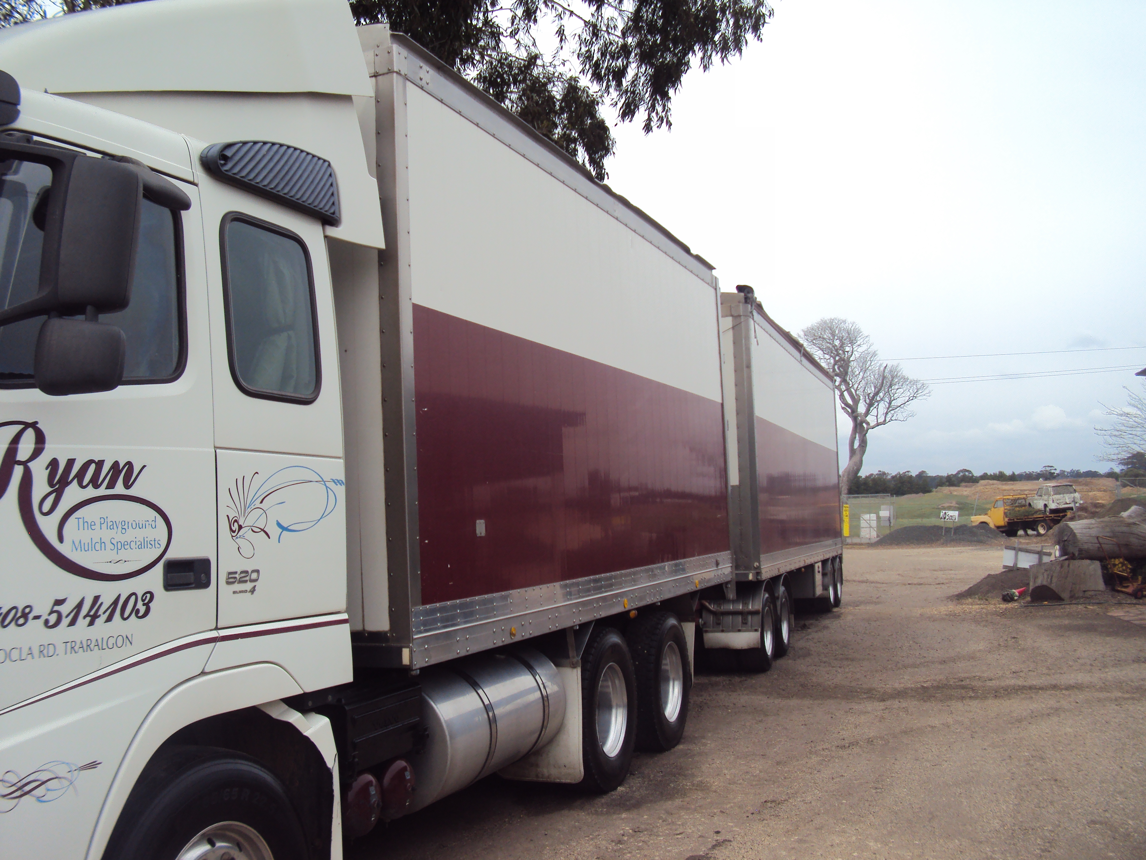 2008 VOLVO FH AUTOMATIC PRIME MOVER WITH TRAILERS 