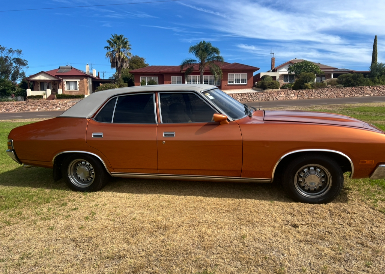 1976 FORD FAIRMONT XC 3 SP AUTOMATIC 4D SEDAN
