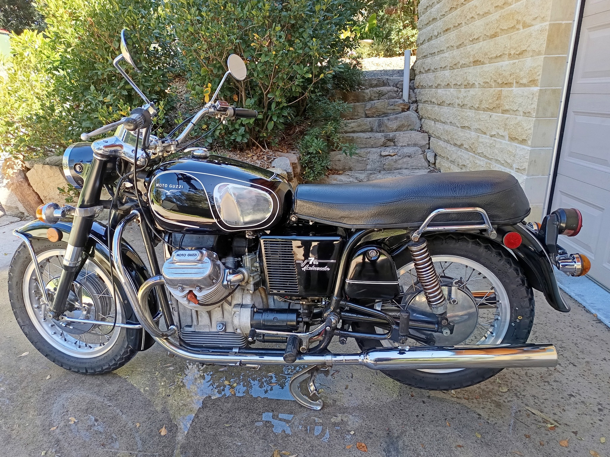 1971 MOTO GUZZI AMBASSADOR V7 750CC ROAD