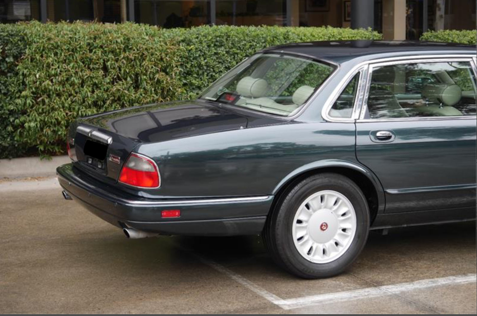 1996 DAIMLER DOUBLE SIX 4 SP AUTOMATIC 4D SEDAN