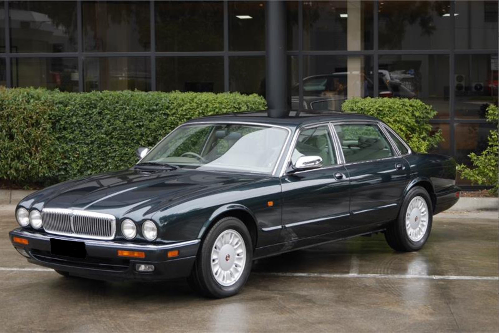 1996 DAIMLER DOUBLE SIX 4 SP AUTOMATIC 4D SEDAN
