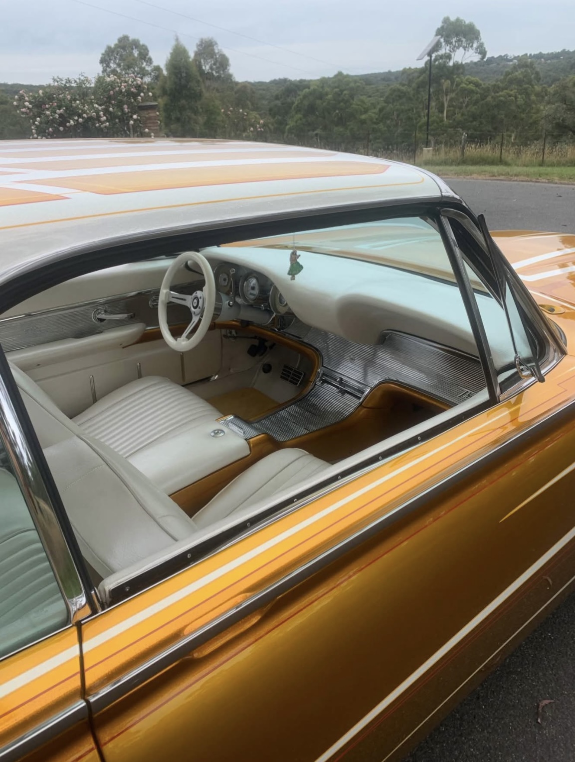 1962 FORD THUNDERBIRD COUPE