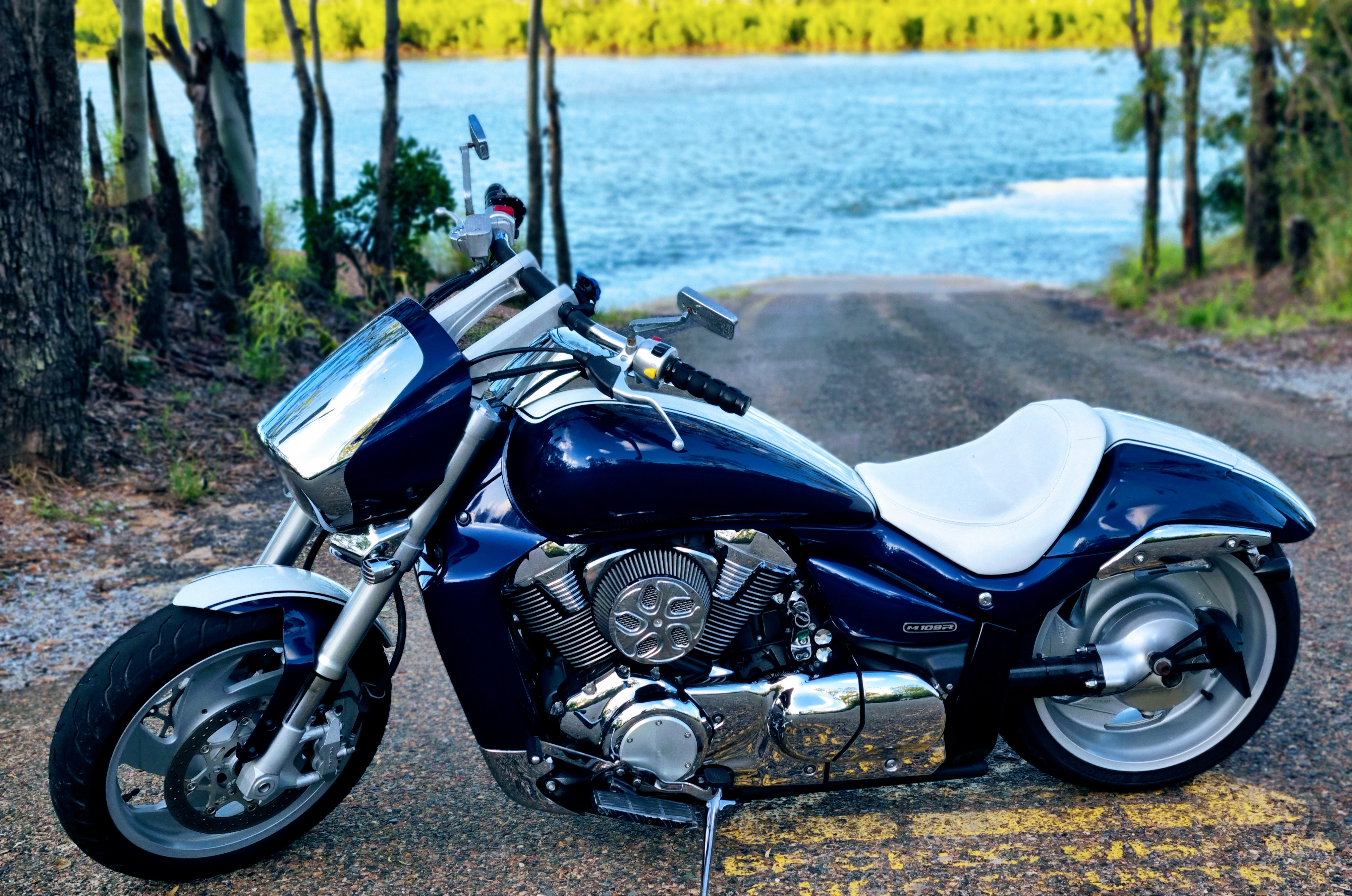 2011 SUZUKI VZR 1800 BOULEVARD M109R CRUISER 