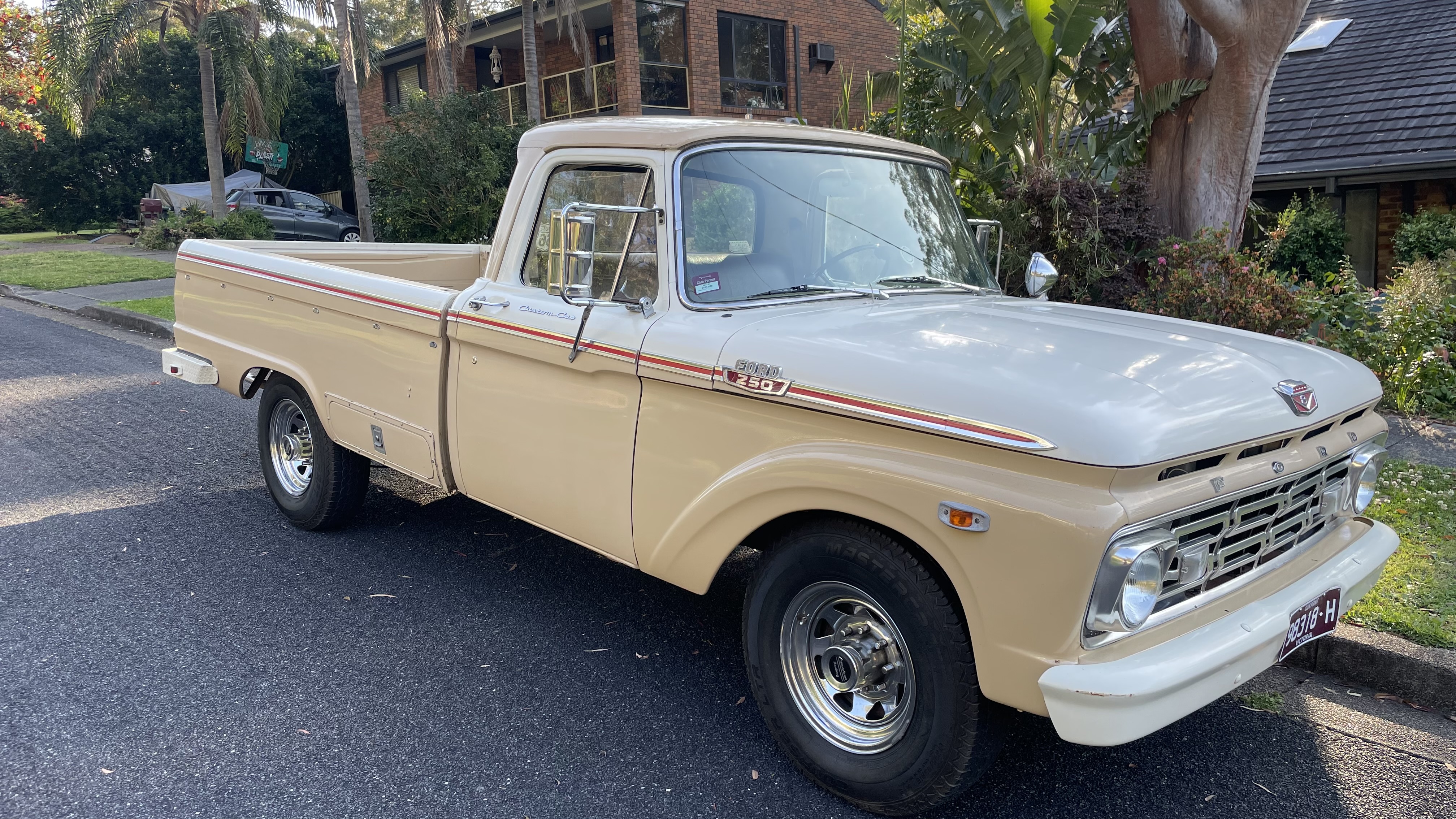 1964 FORD F-250 UTILITY