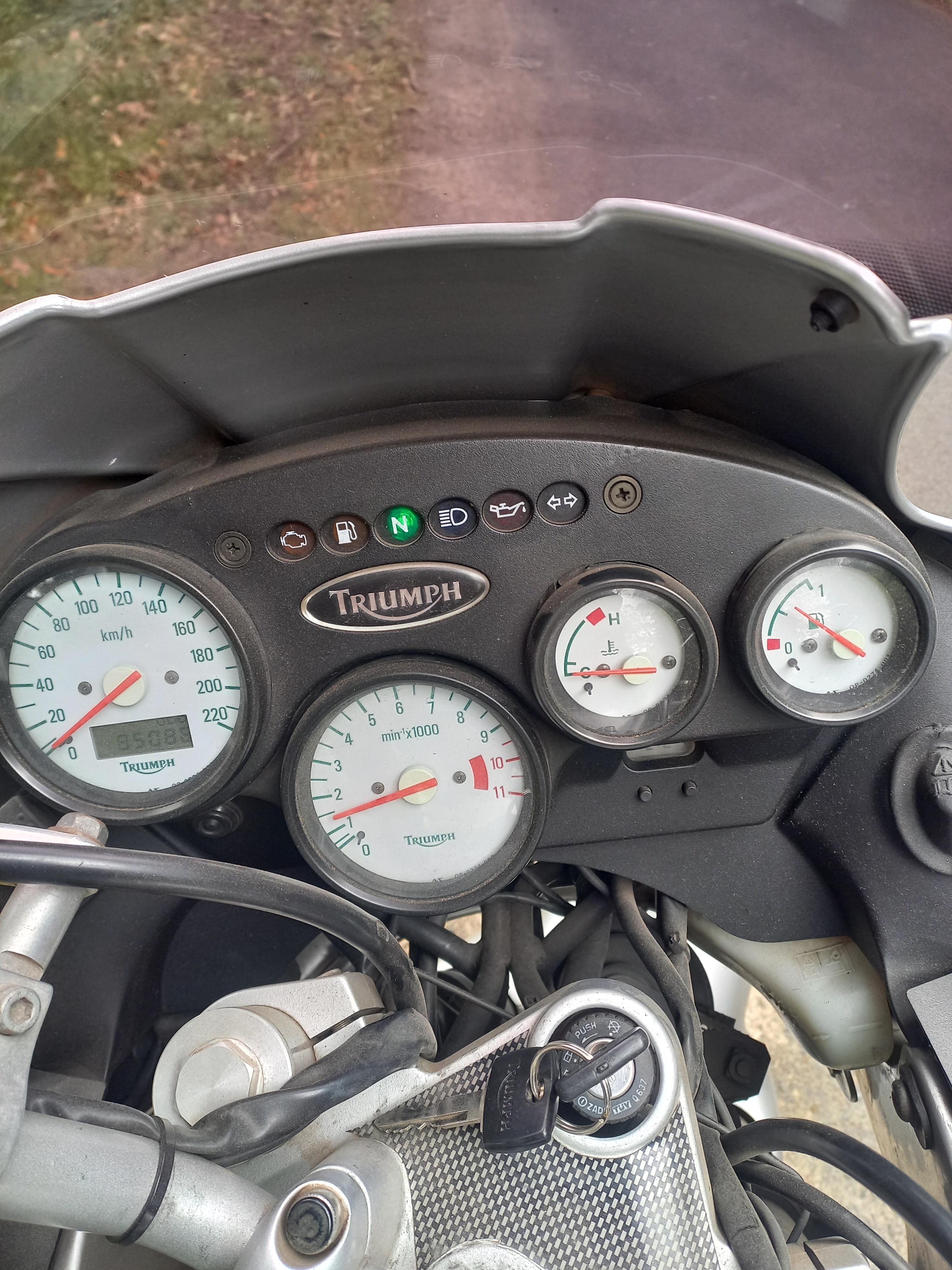 2005 TRIUMPH TIGER 955i SPORTS