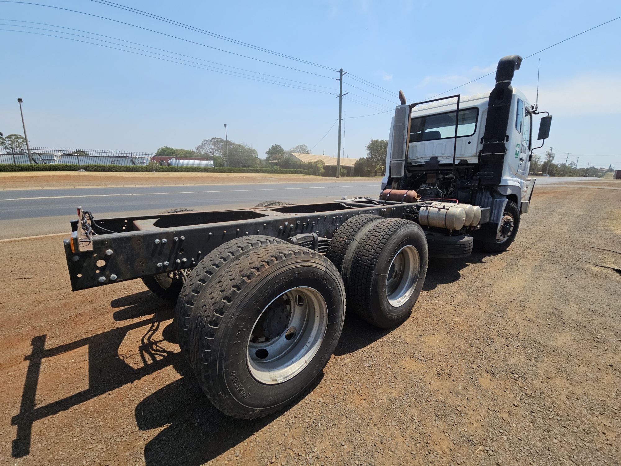2005 MITSUBISHI FUSO FV SERIES 6X4 RIGID