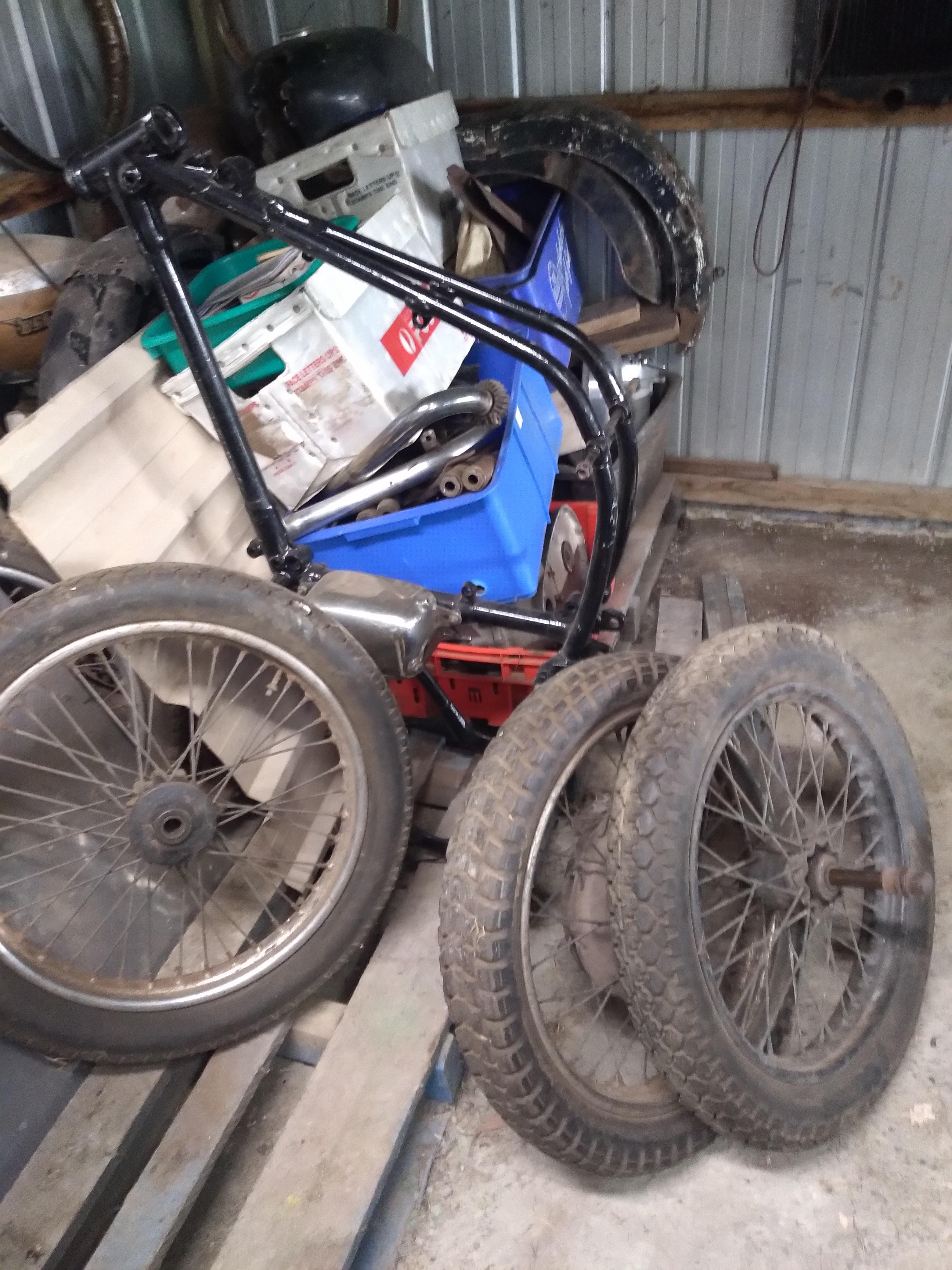 1953 BSA A10 PLUNGER FRAME