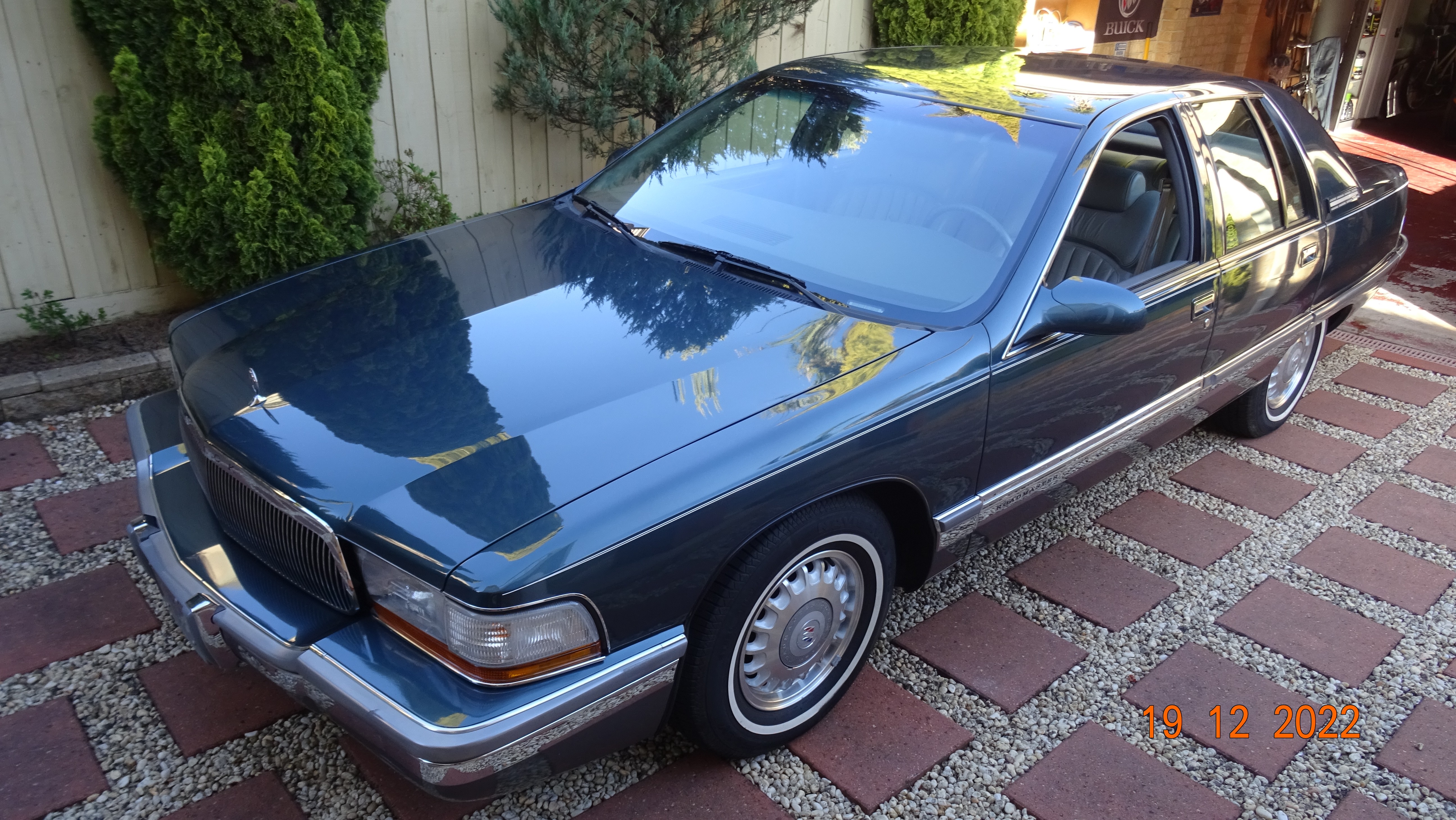 1995 BUICK ROADMASTER 4 SP AUTOMATIC 4 DR SEDAN