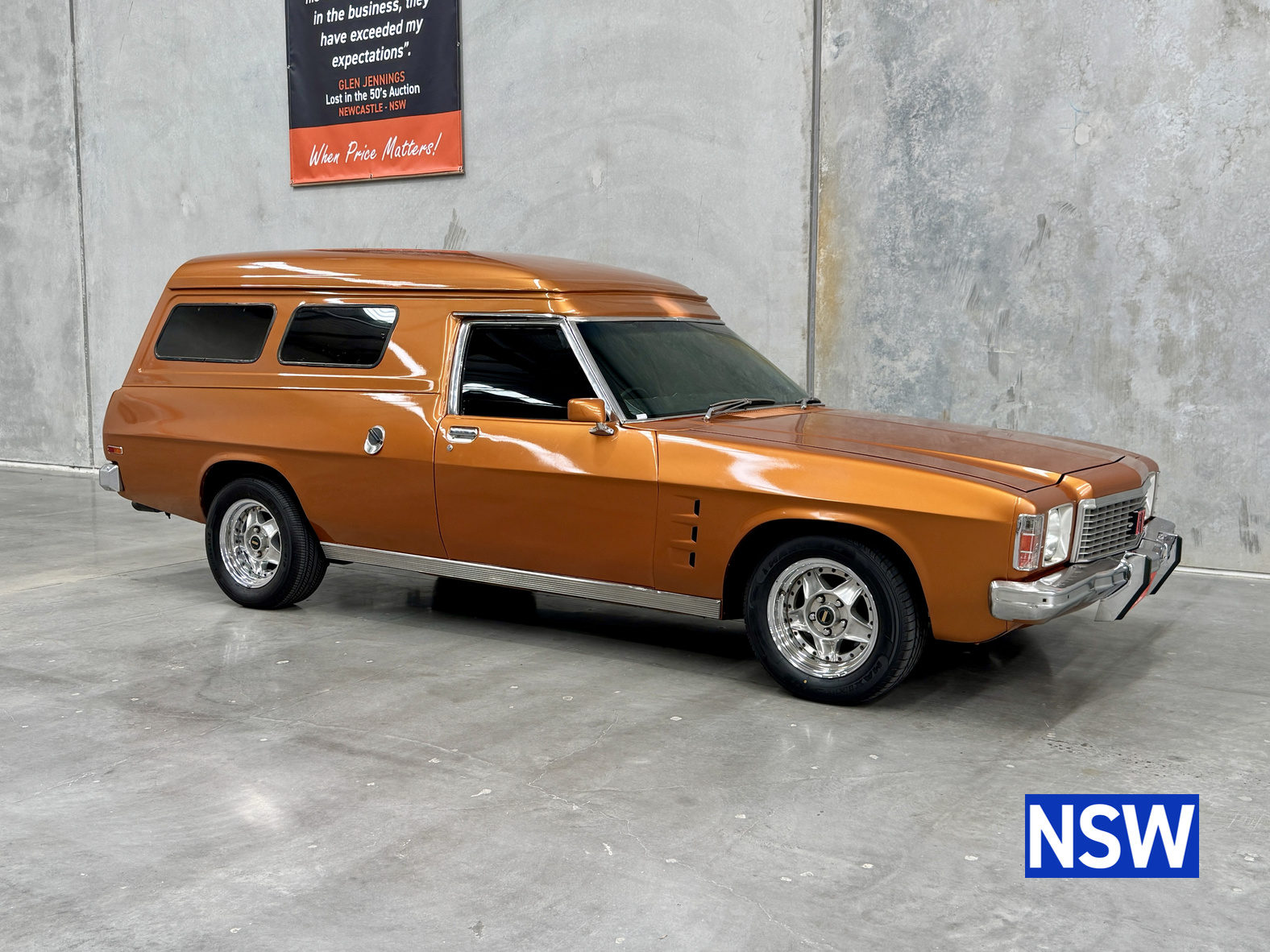 1975 HOLDEN HJ SANDMAN V8 AUTOMATIC PANEL VAN