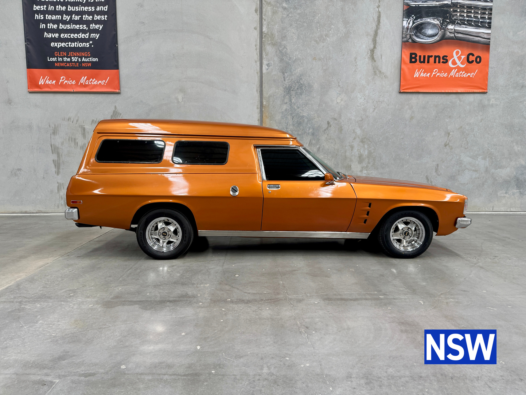 1975 HOLDEN HJ SANDMAN V8 AUTOMATIC PANEL VAN