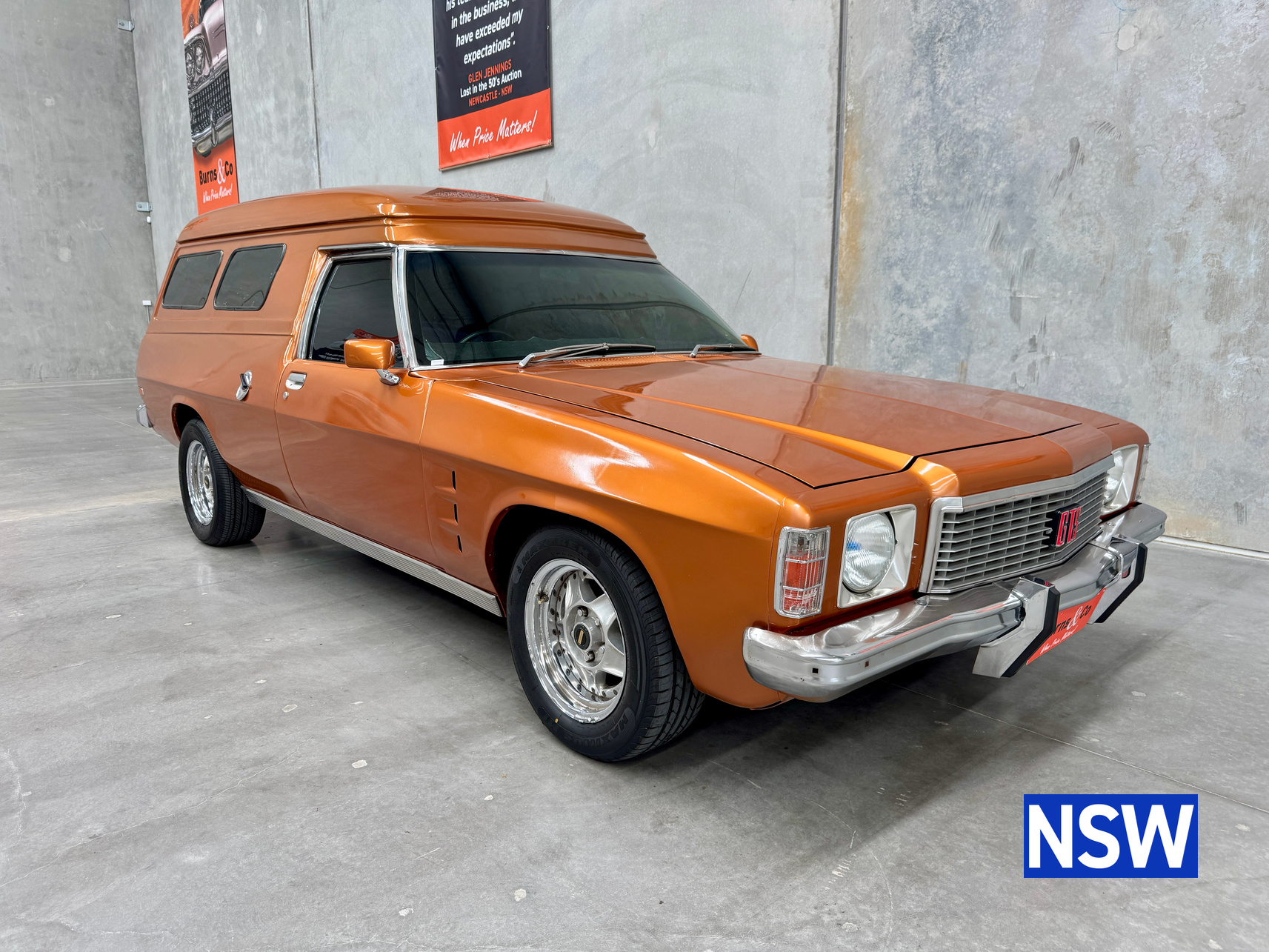 1975 HOLDEN HJ SANDMAN V8 AUTOMATIC PANEL VAN