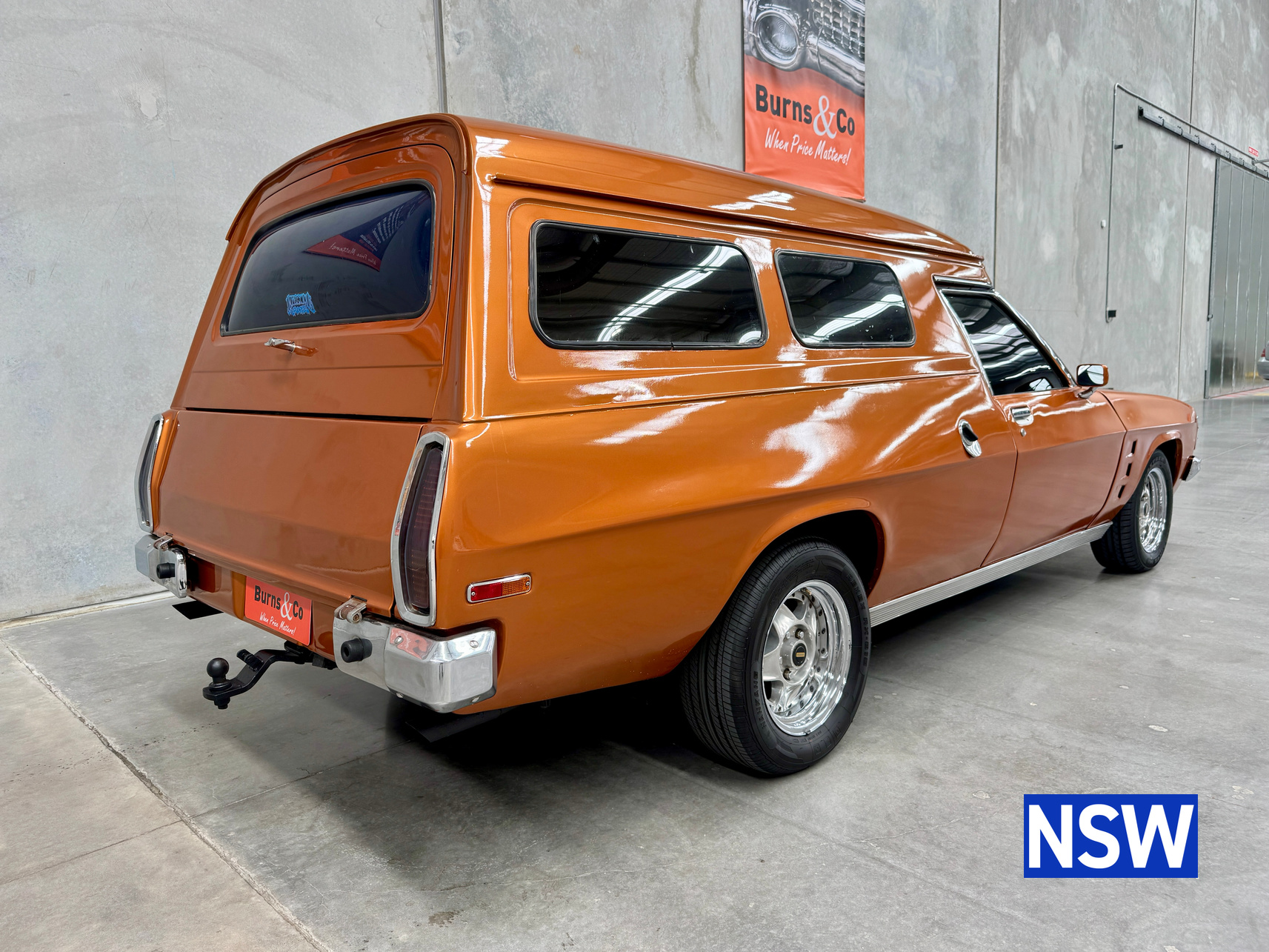 1975 HOLDEN HJ SANDMAN V8 AUTOMATIC PANEL VAN