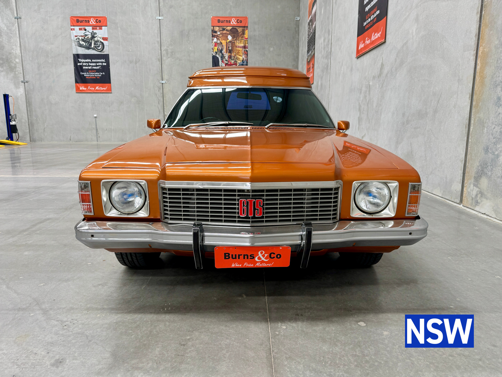 1975 HOLDEN HJ SANDMAN V8 AUTOMATIC PANEL VAN