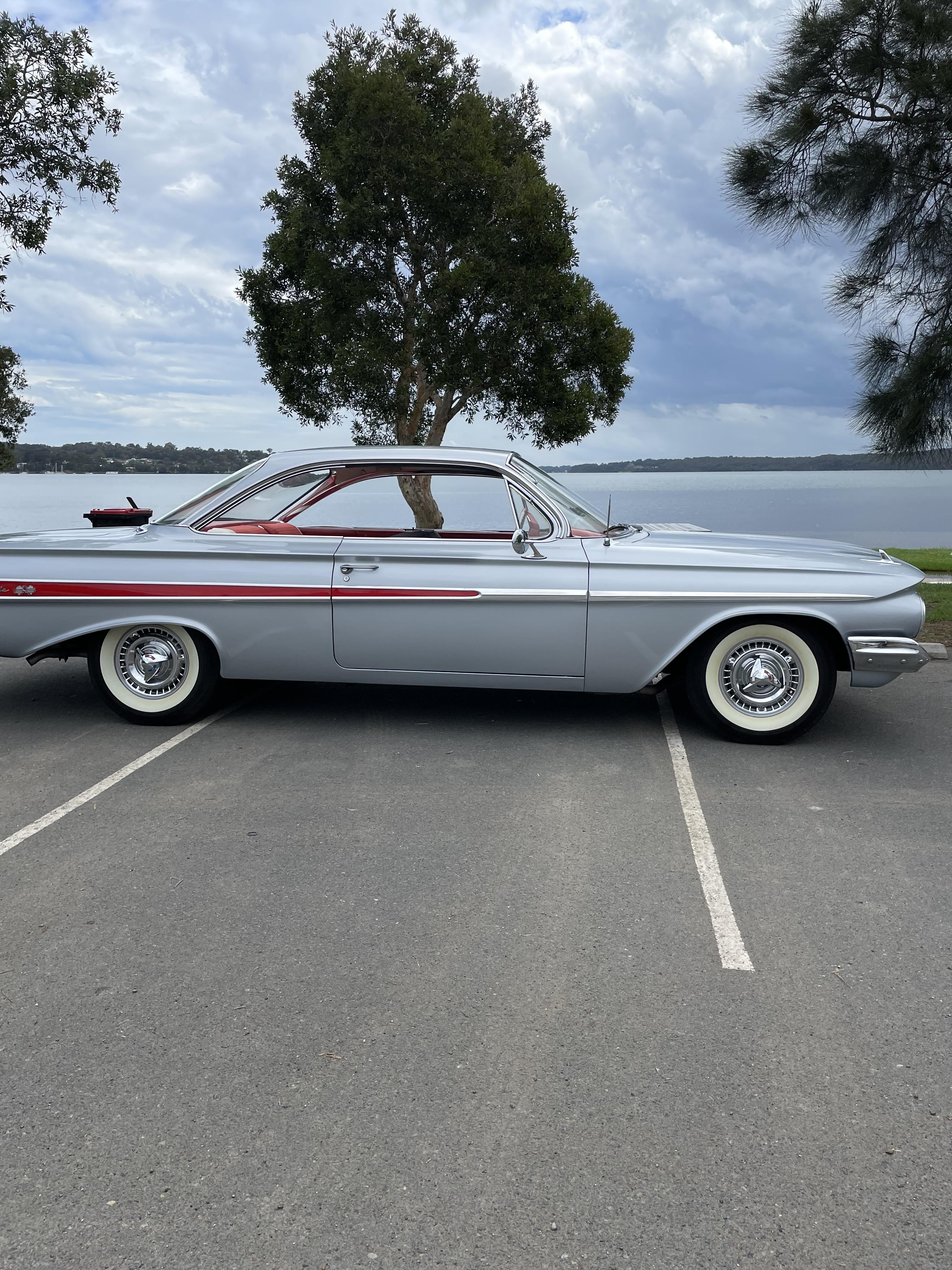 1961 CHEVROLET IMPALA SS MANUAL COUPE