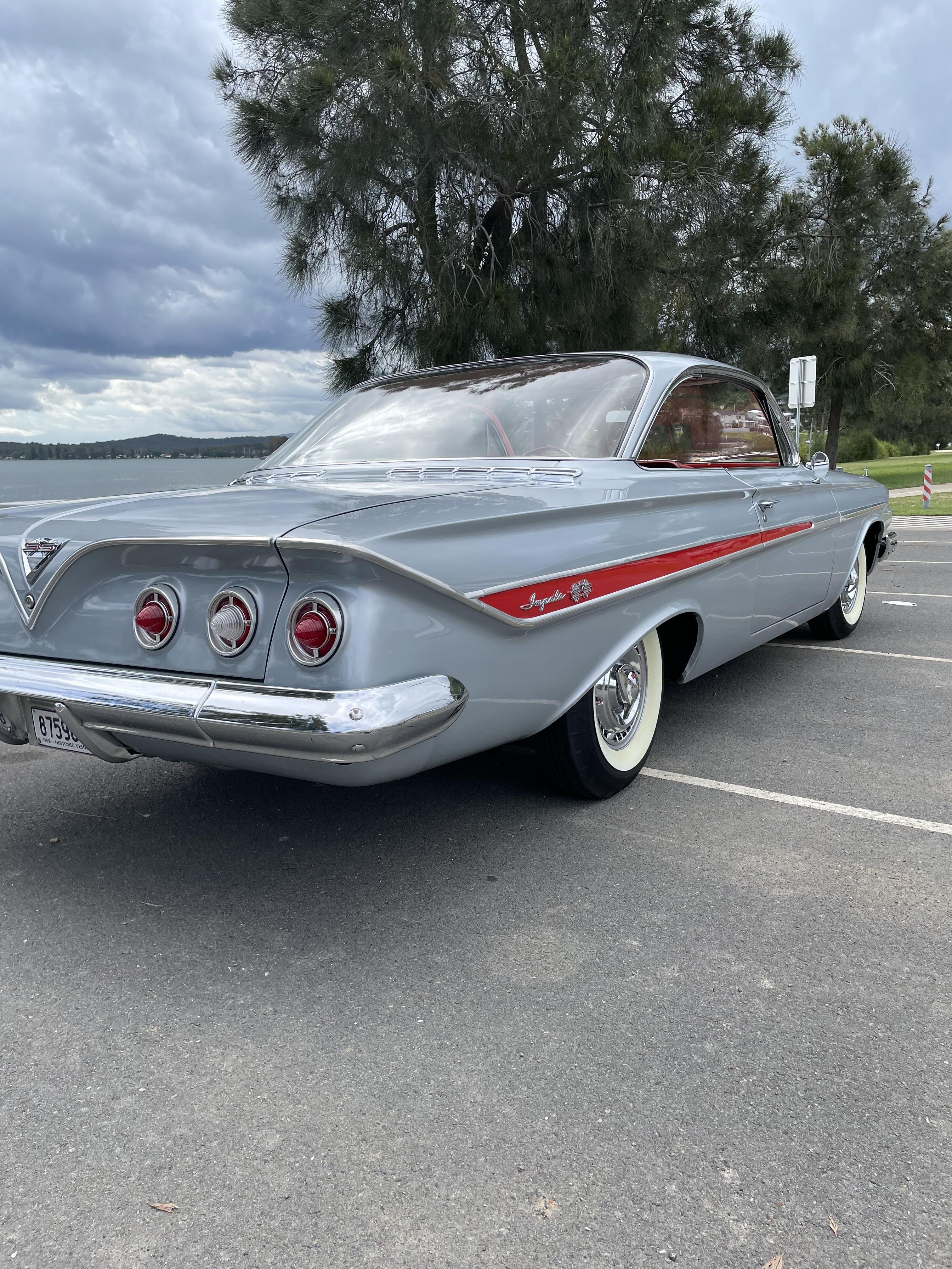1961 CHEVROLET IMPALA SS MANUAL COUPE
