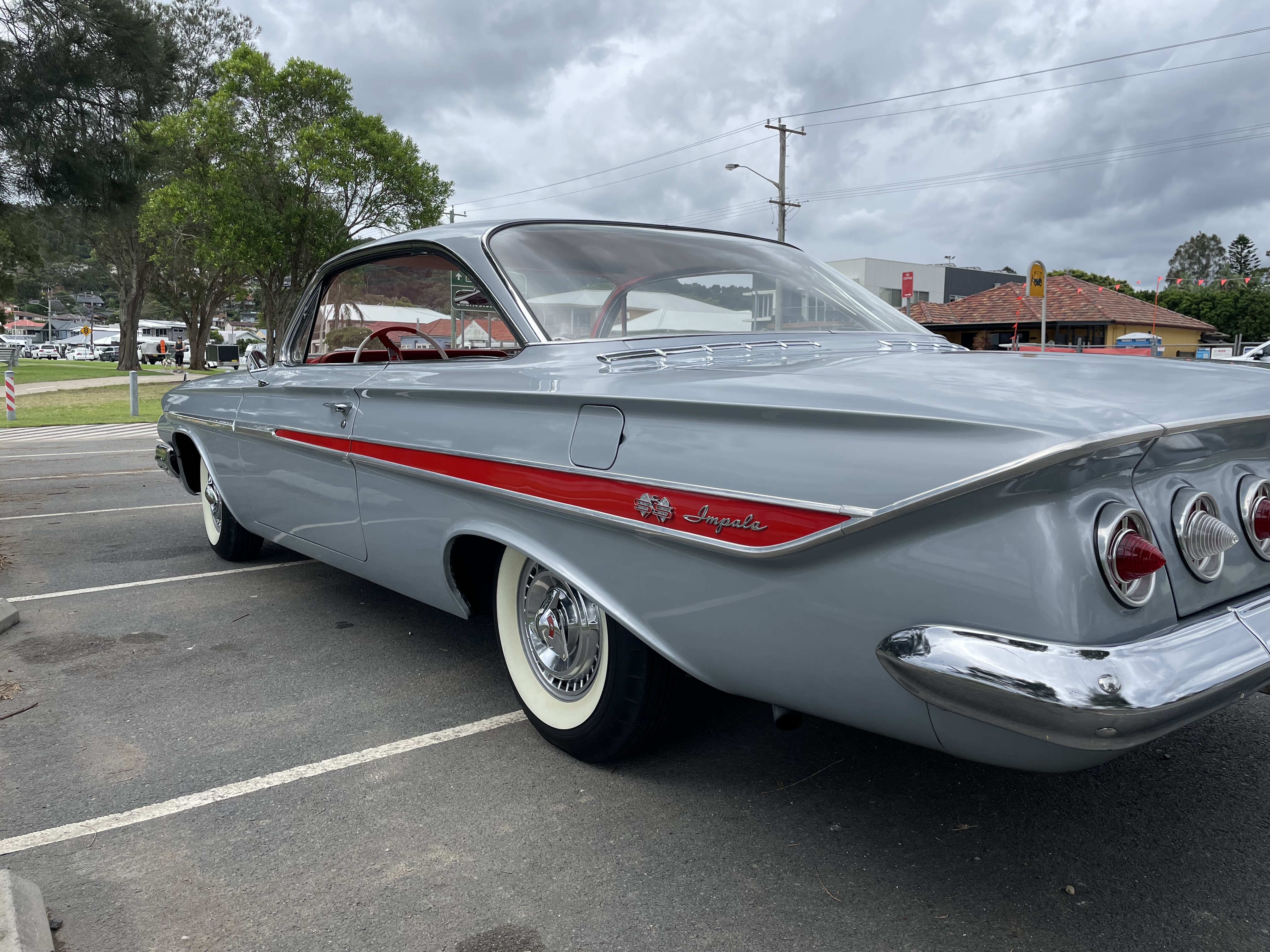1961 CHEVROLET IMPALA SS MANUAL COUPE