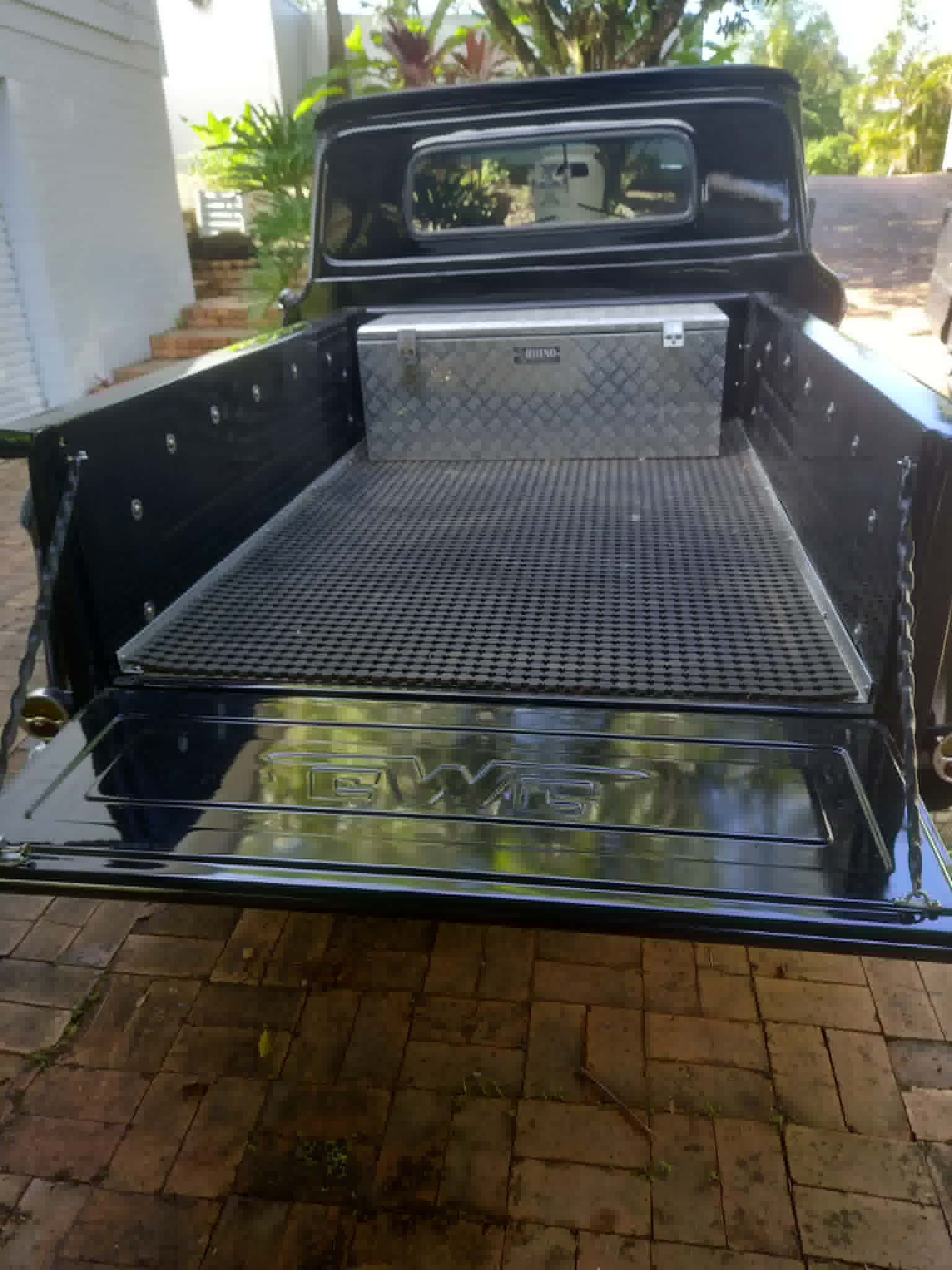 1965 GMC C10 CUSTOM STEPSIDE PICK UP