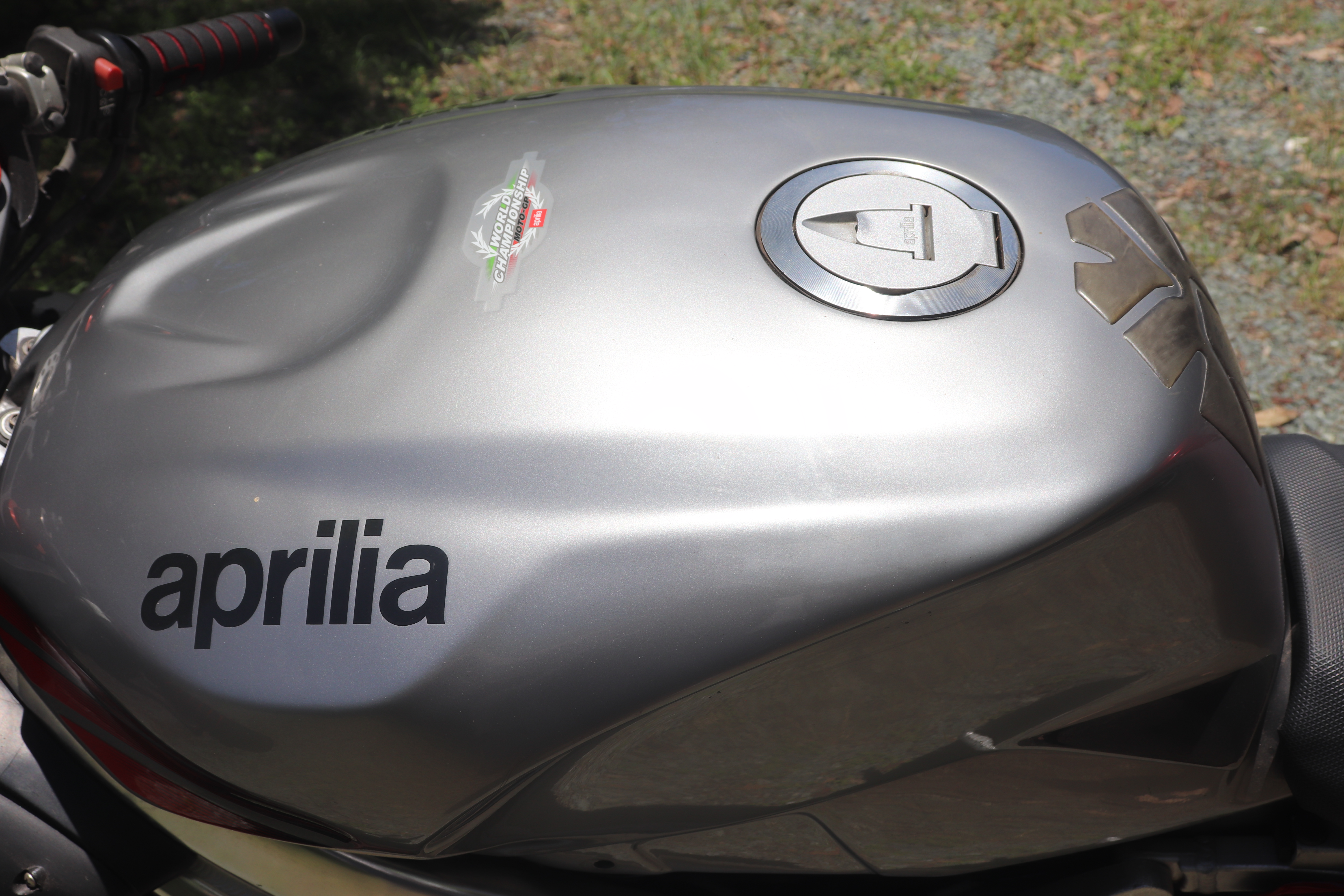 2000 APRILIA SL 1000 FALCO ROAD 